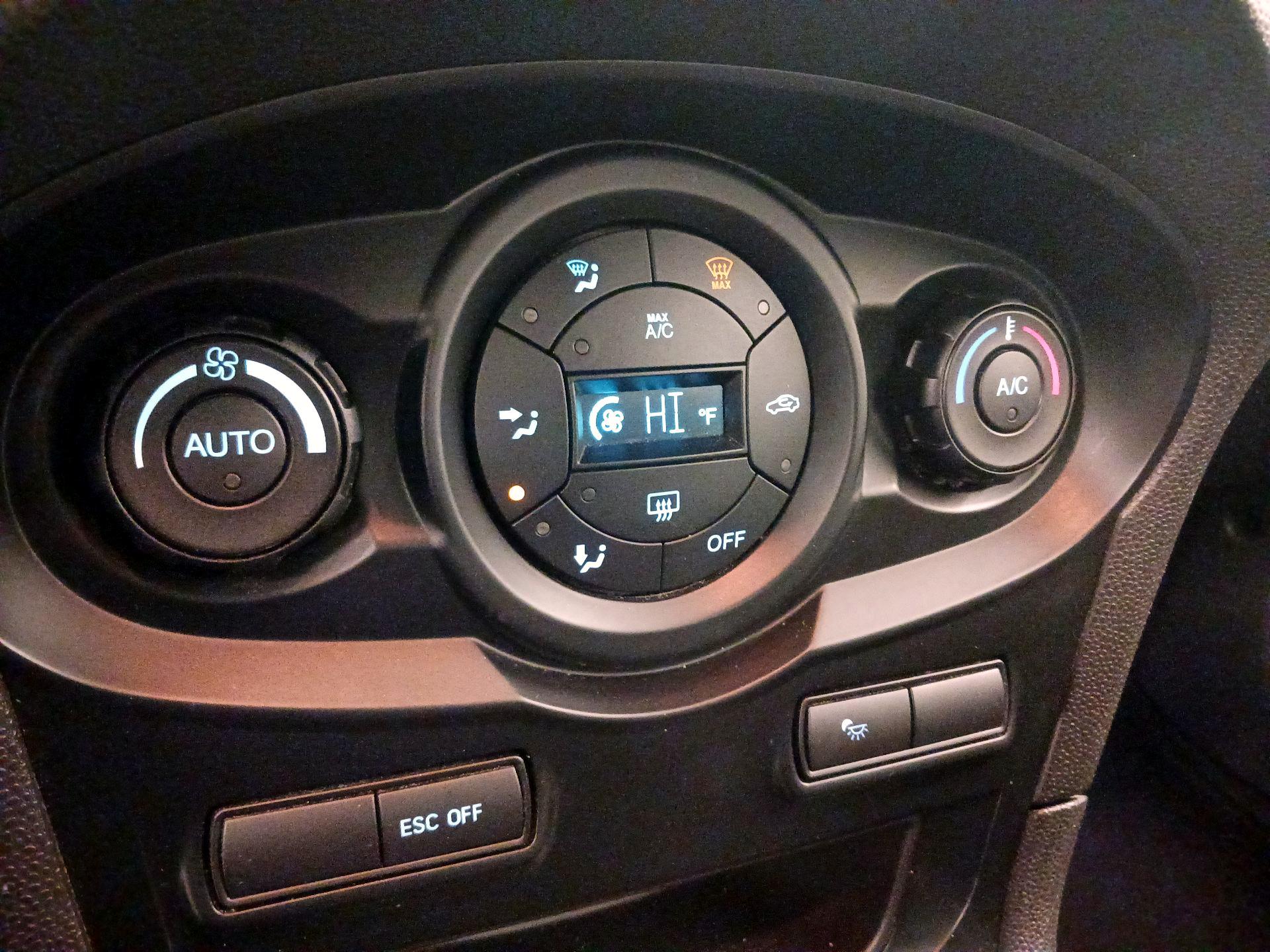 Thumbnail: 2018 Ford Fiesta - 17