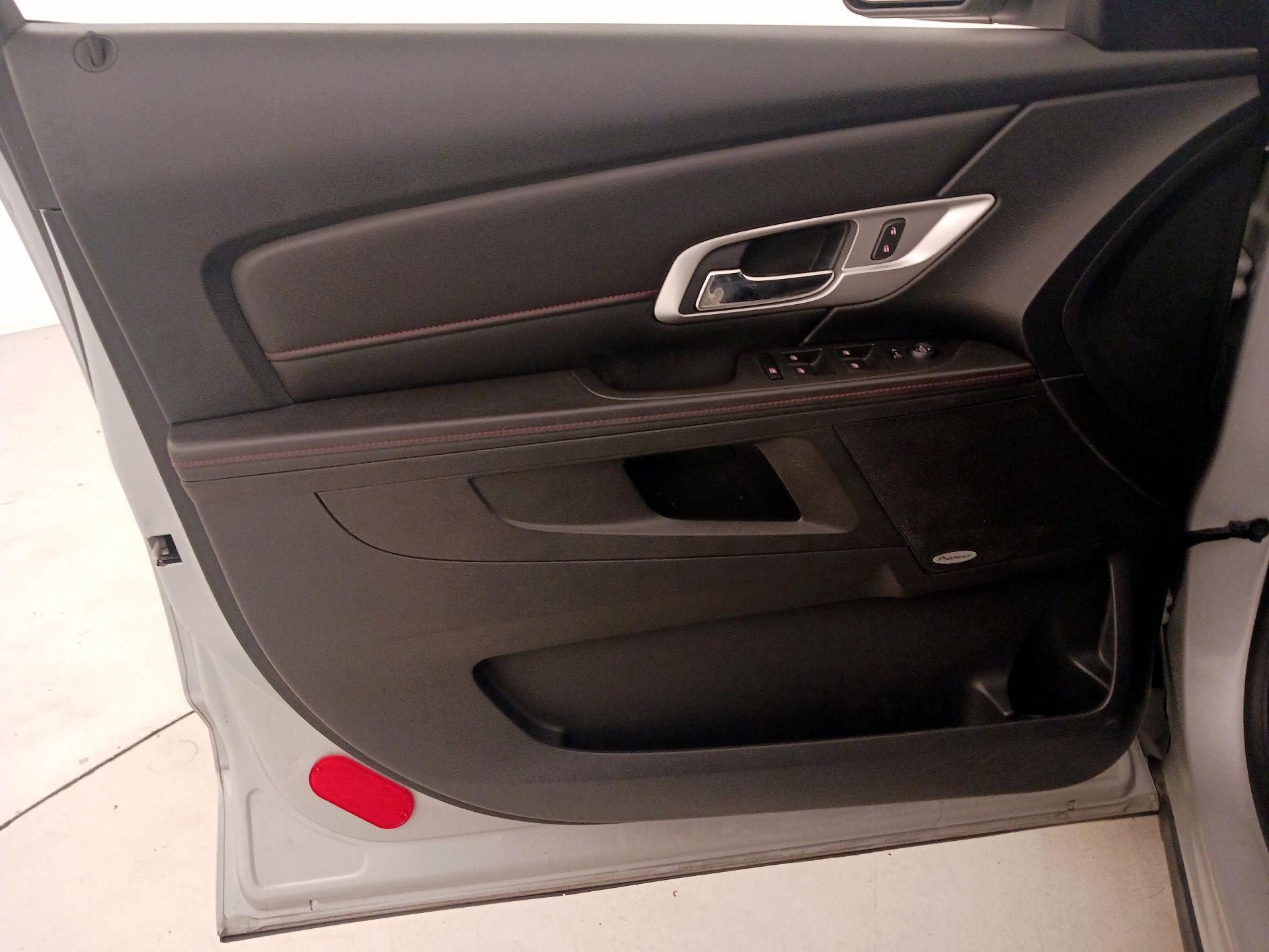 Thumbnail: 2015 GMC Terrain - 12