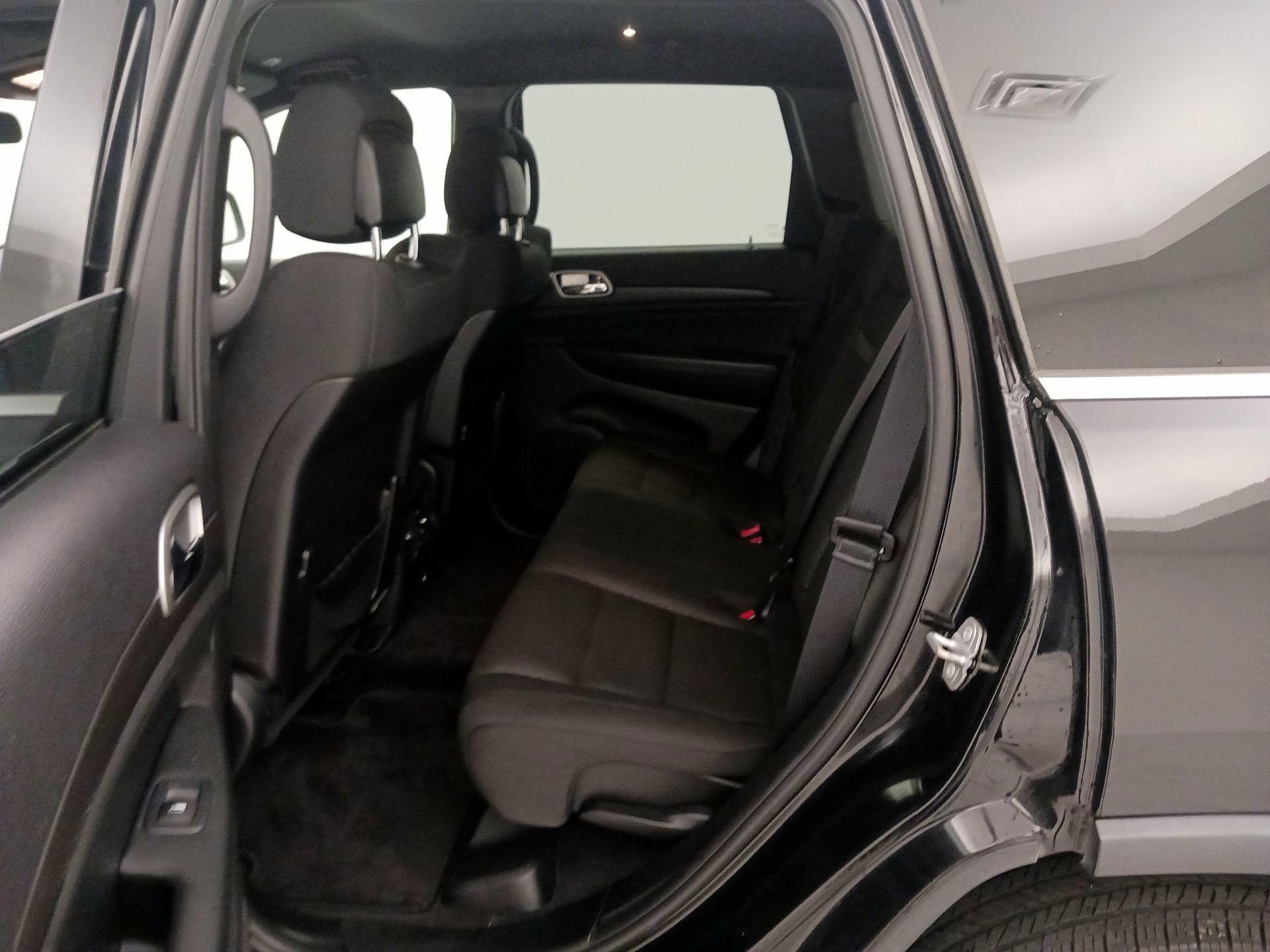 Thumbnail: 2018 Jeep Grand Cherokee - 19