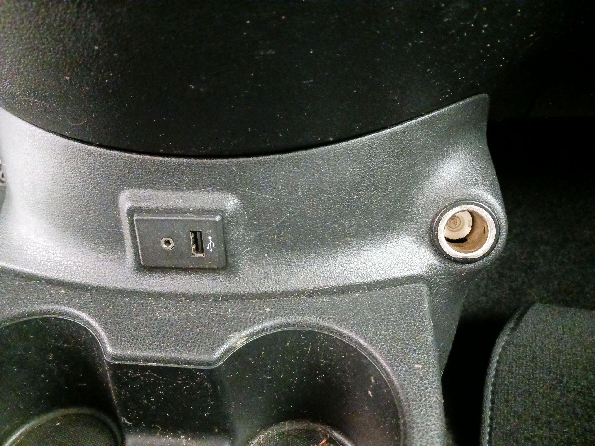 Thumbnail: 2017 Nissan Versa - 17