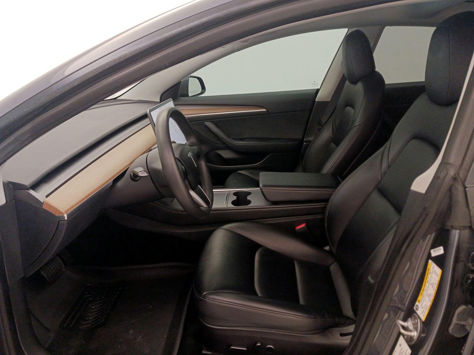 Thumbnail: 2023 Tesla Model 3 - 11