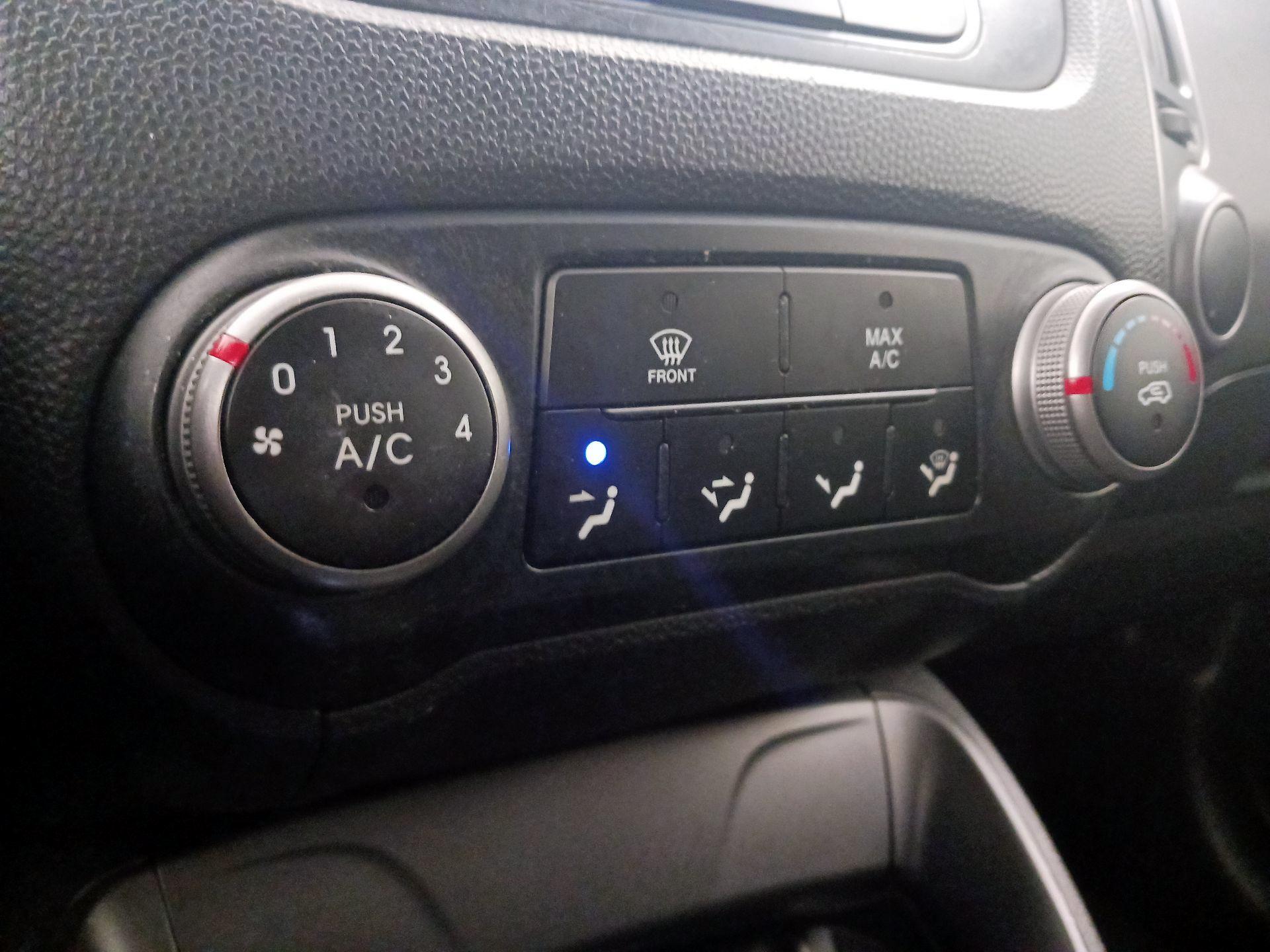 Thumbnail: 2014 Hyundai Tucson - 15