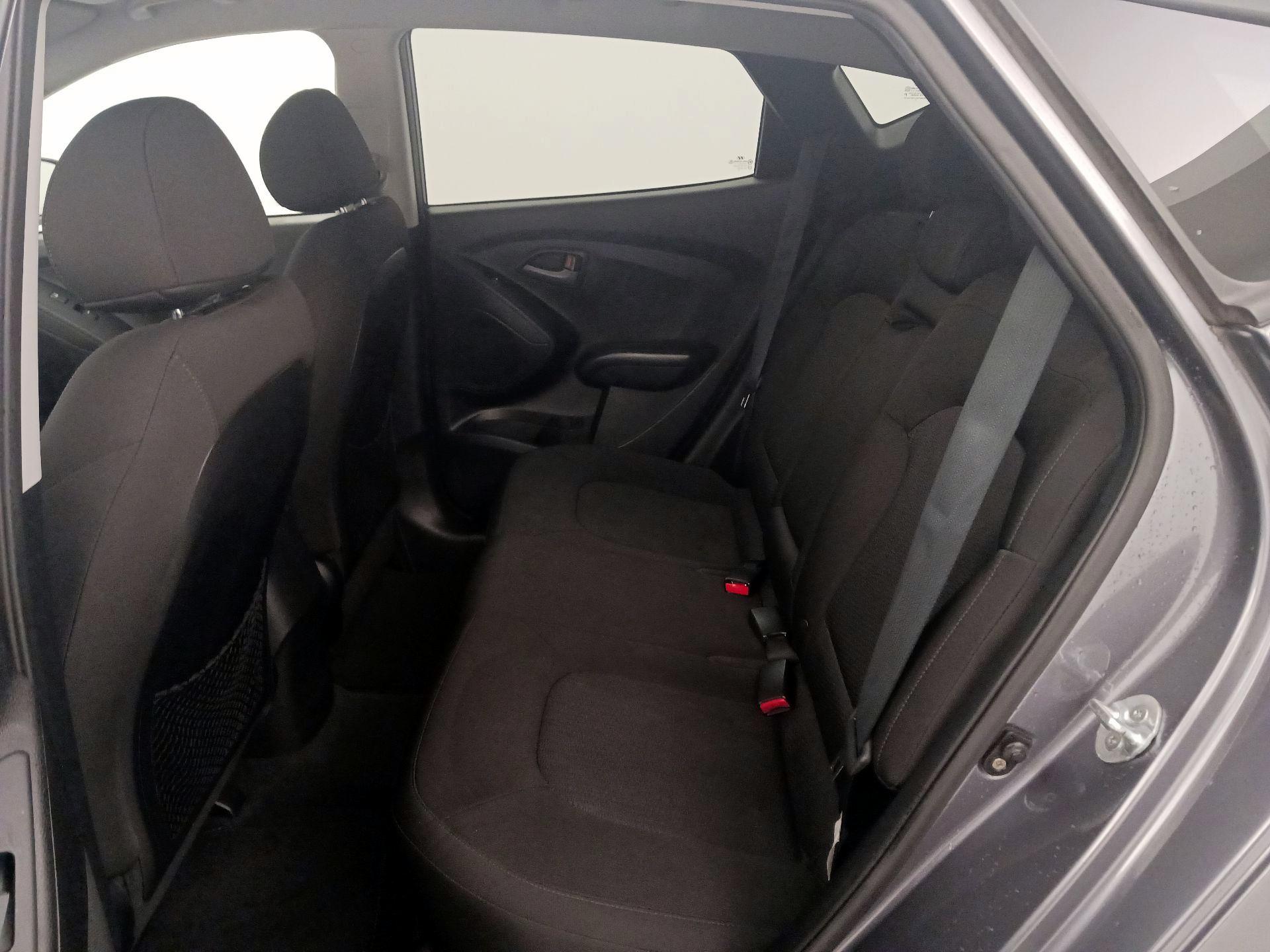 Thumbnail: 2014 Hyundai Tucson - 18