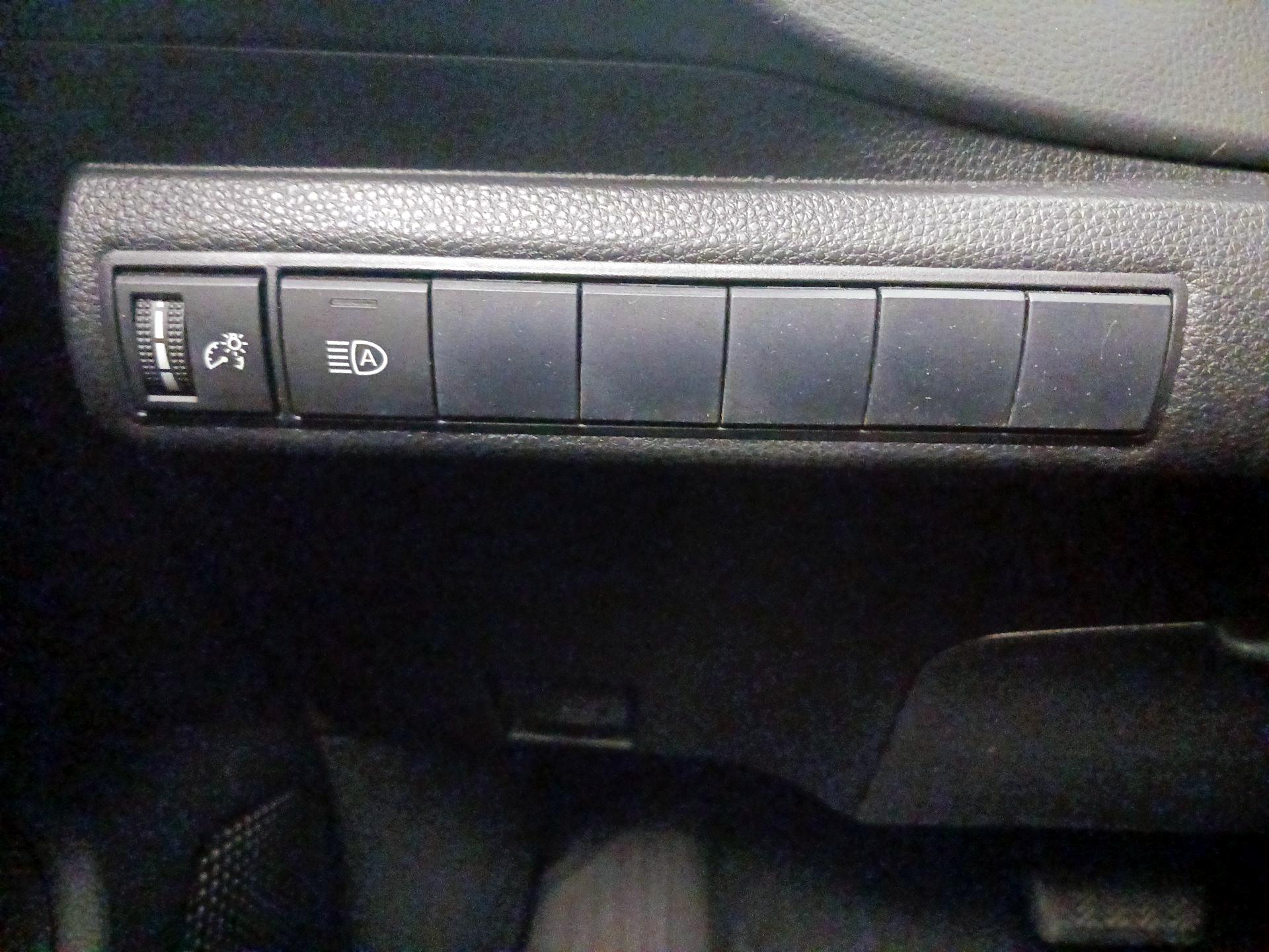 Thumbnail: 2020 Toyota Corolla - 13