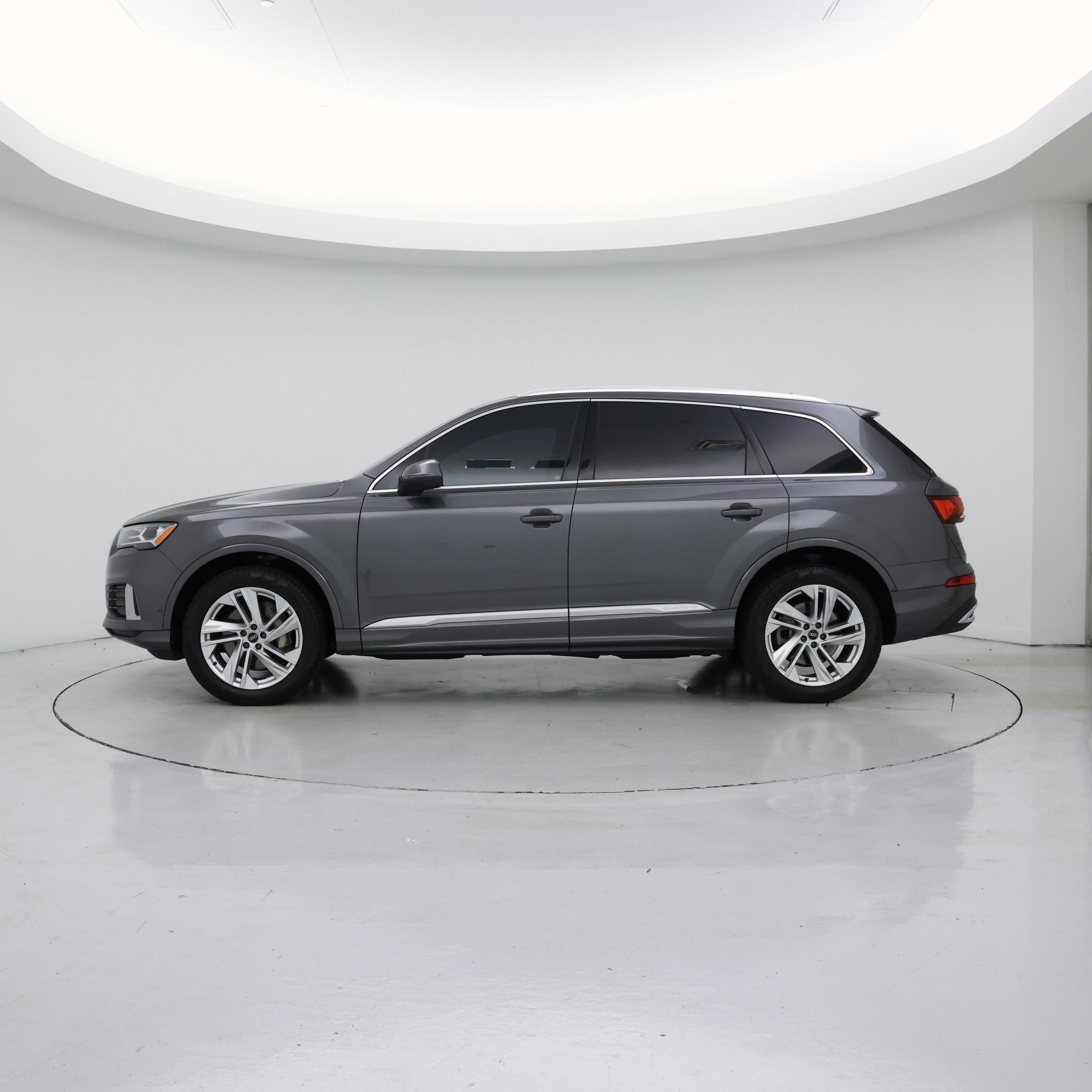 Thumbnail: 2021 Audi Q7 - 3