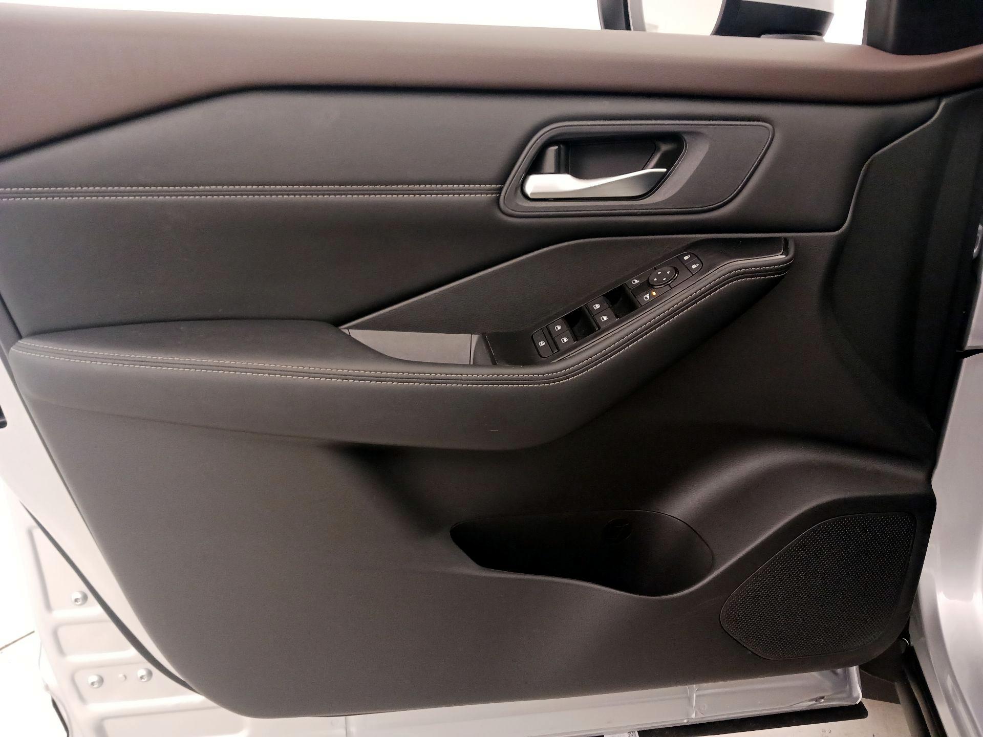 Thumbnail: 2023 Nissan Rogue - 12