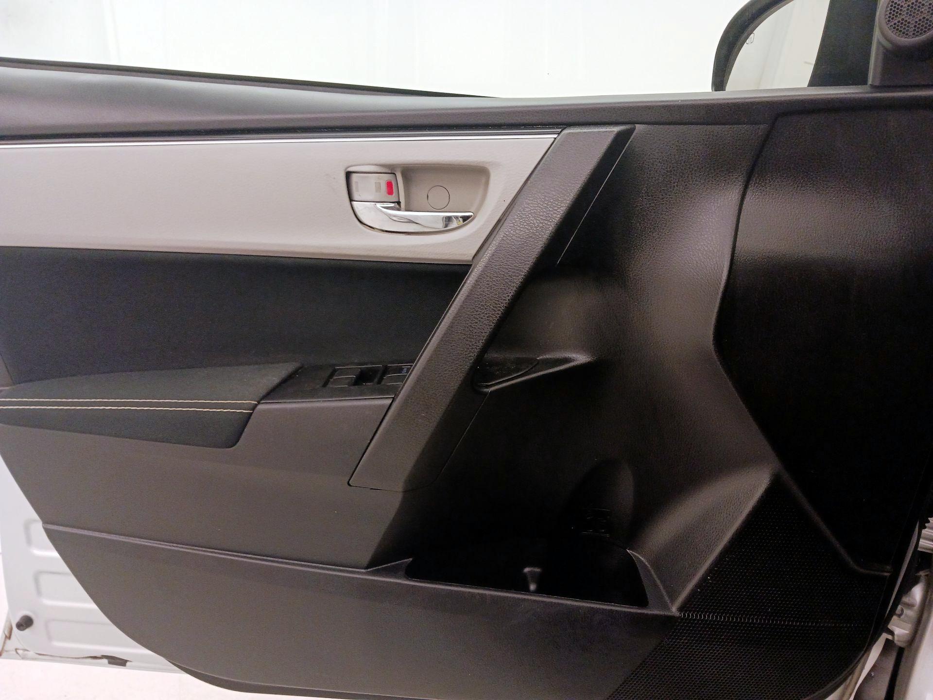 Thumbnail: 2018 Toyota Corolla - 12