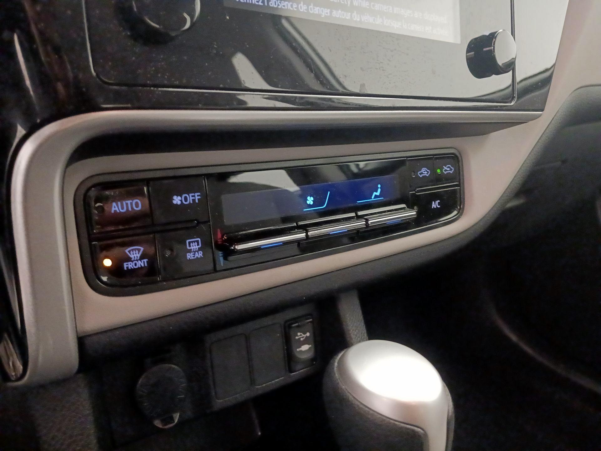 Thumbnail: 2018 Toyota Corolla - 16