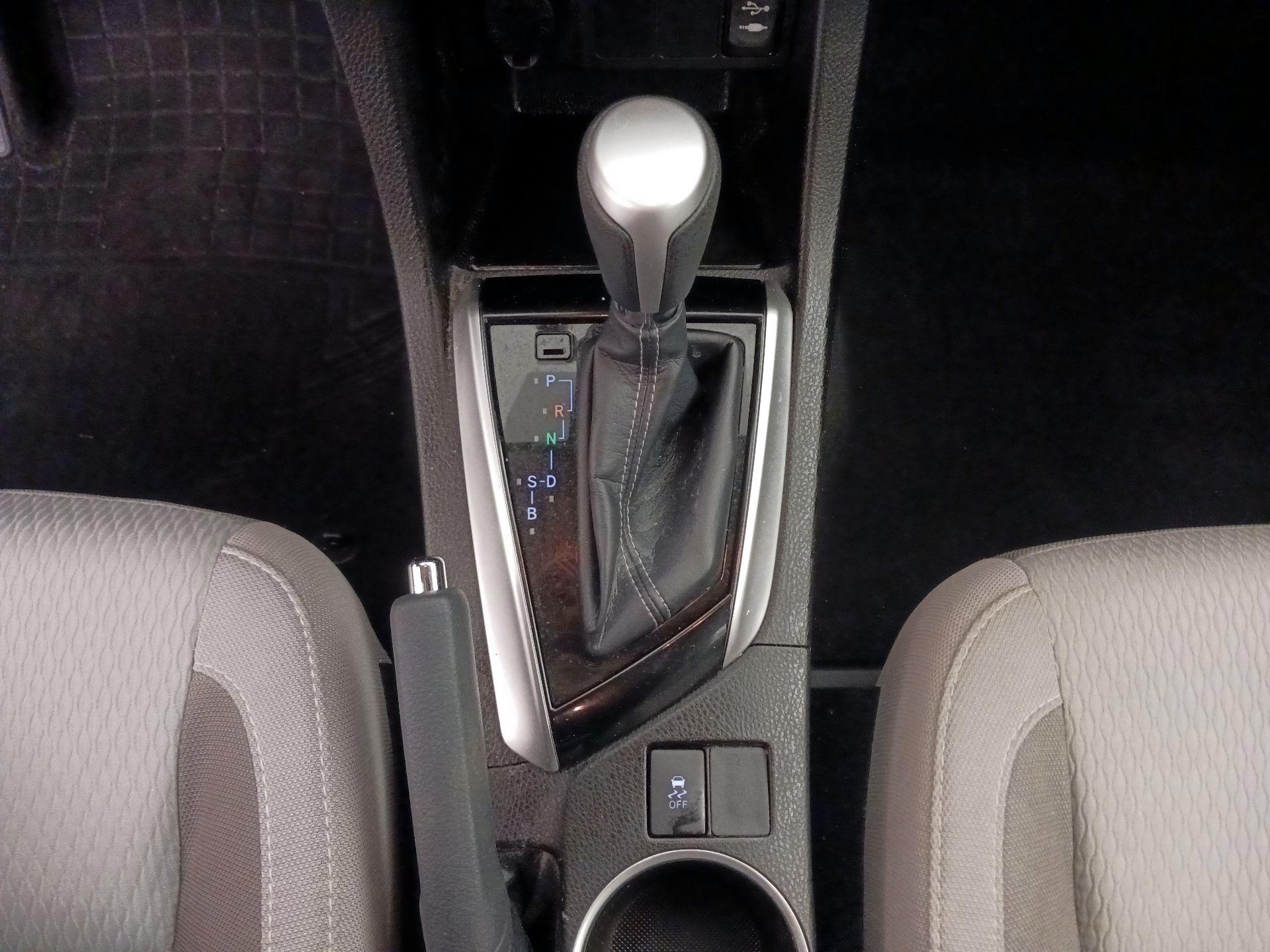 Thumbnail: 2018 Toyota Corolla - 17