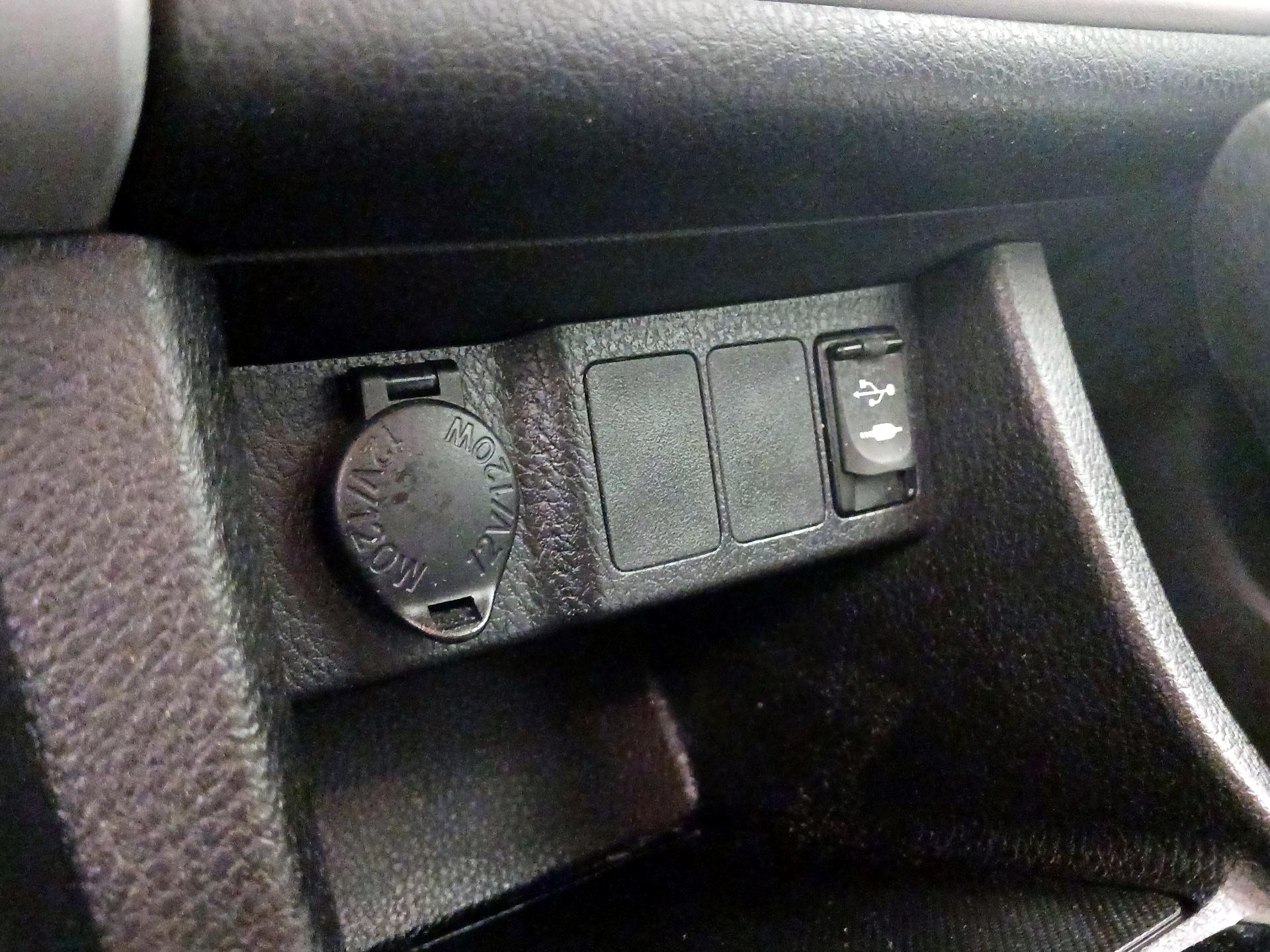 Thumbnail: 2018 Toyota Corolla - 18