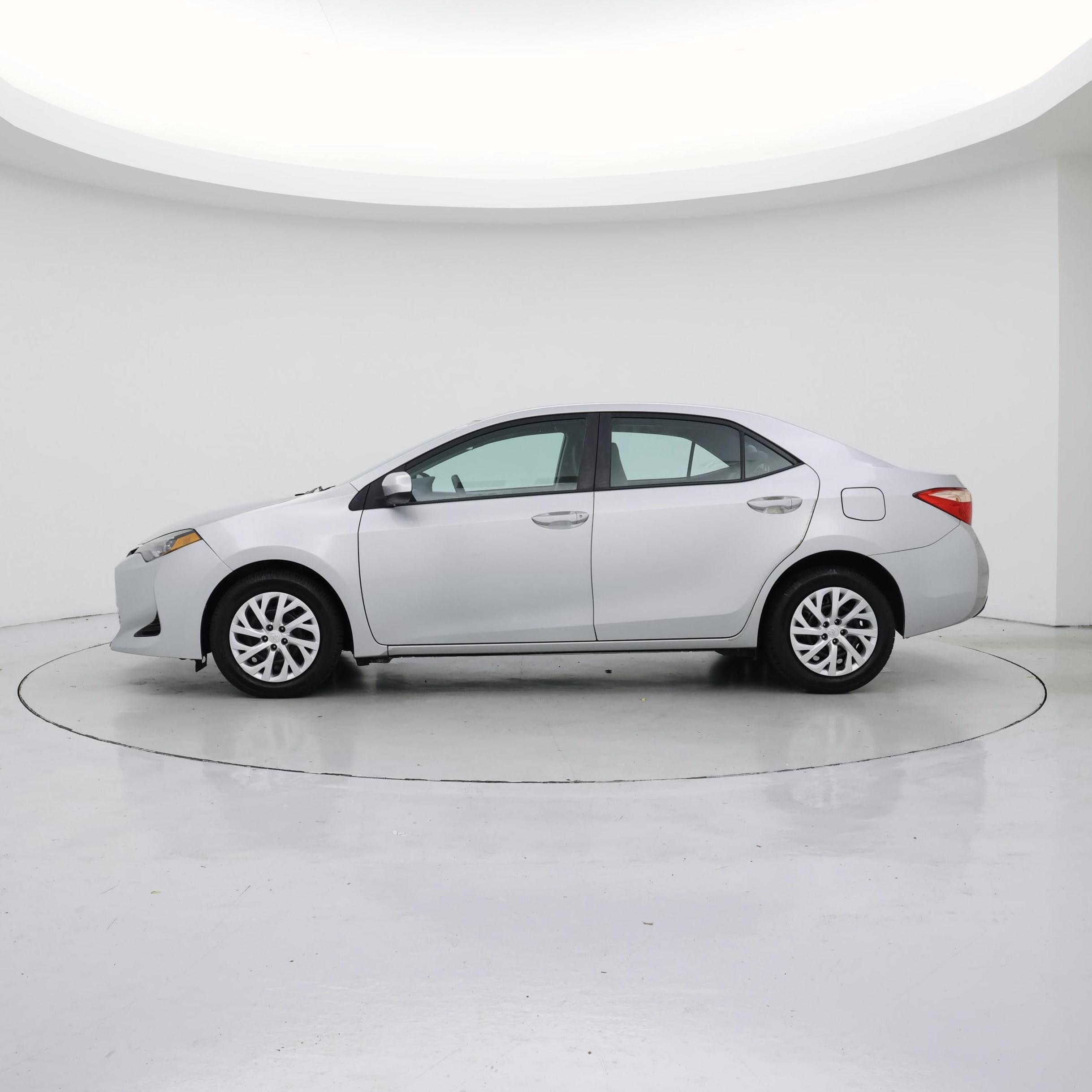 Thumbnail: 2018 Toyota Corolla - 3