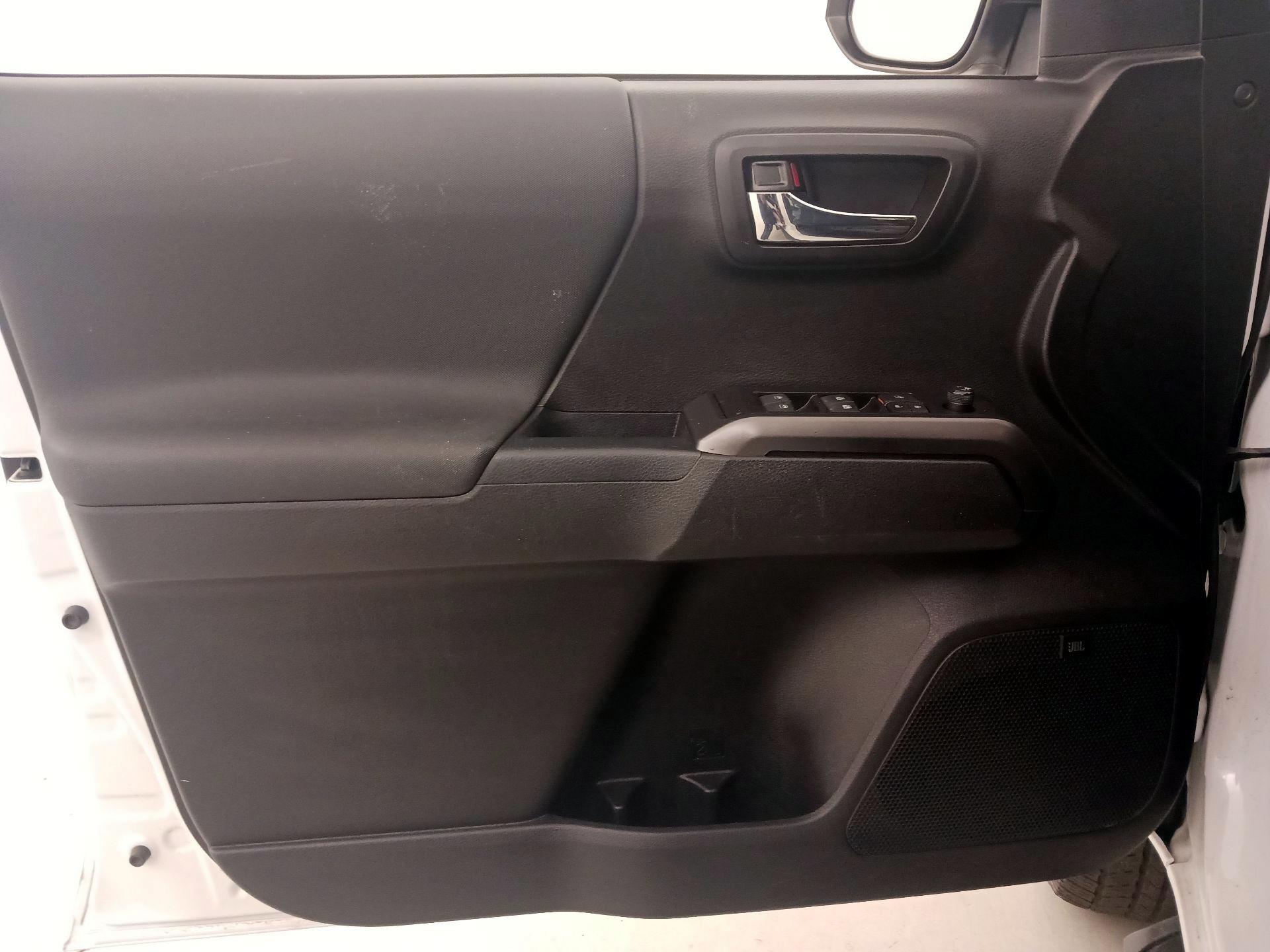 Thumbnail: 2021 Toyota Tacoma - 12