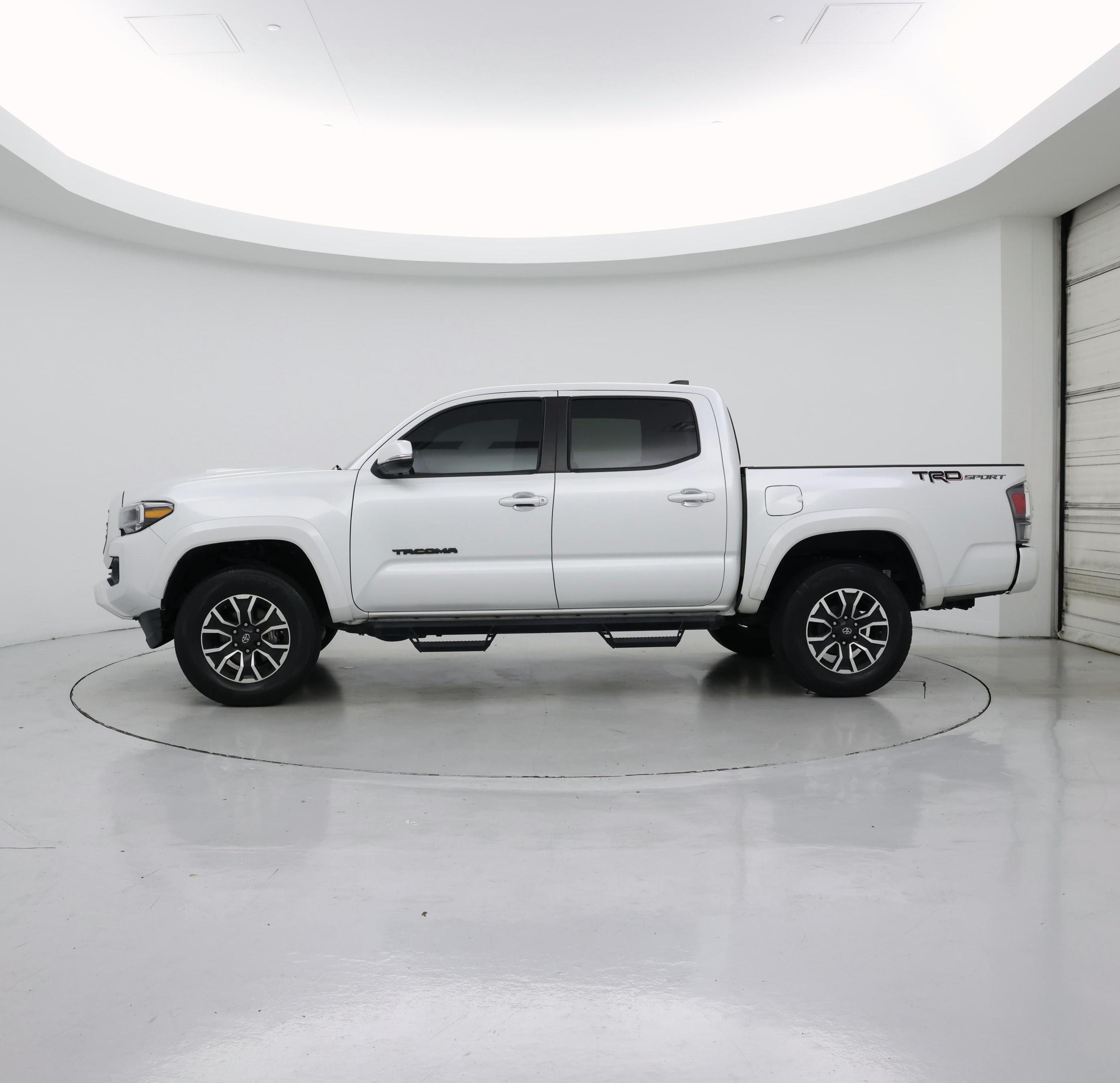 Thumbnail: 2021 Toyota Tacoma - 3