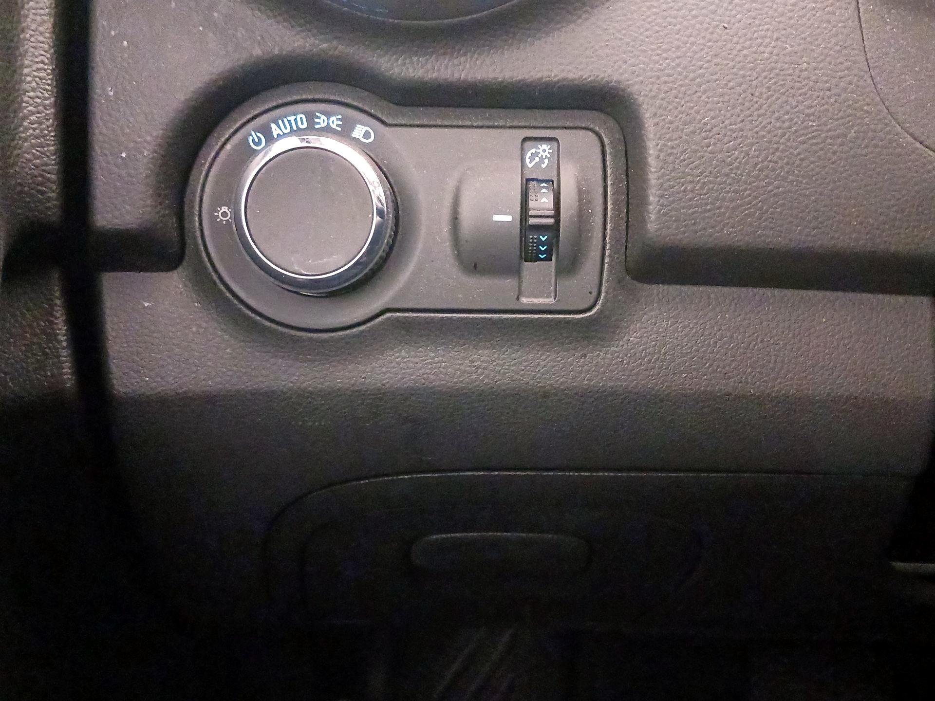 Thumbnail: 2015 Chevrolet Trax - 13