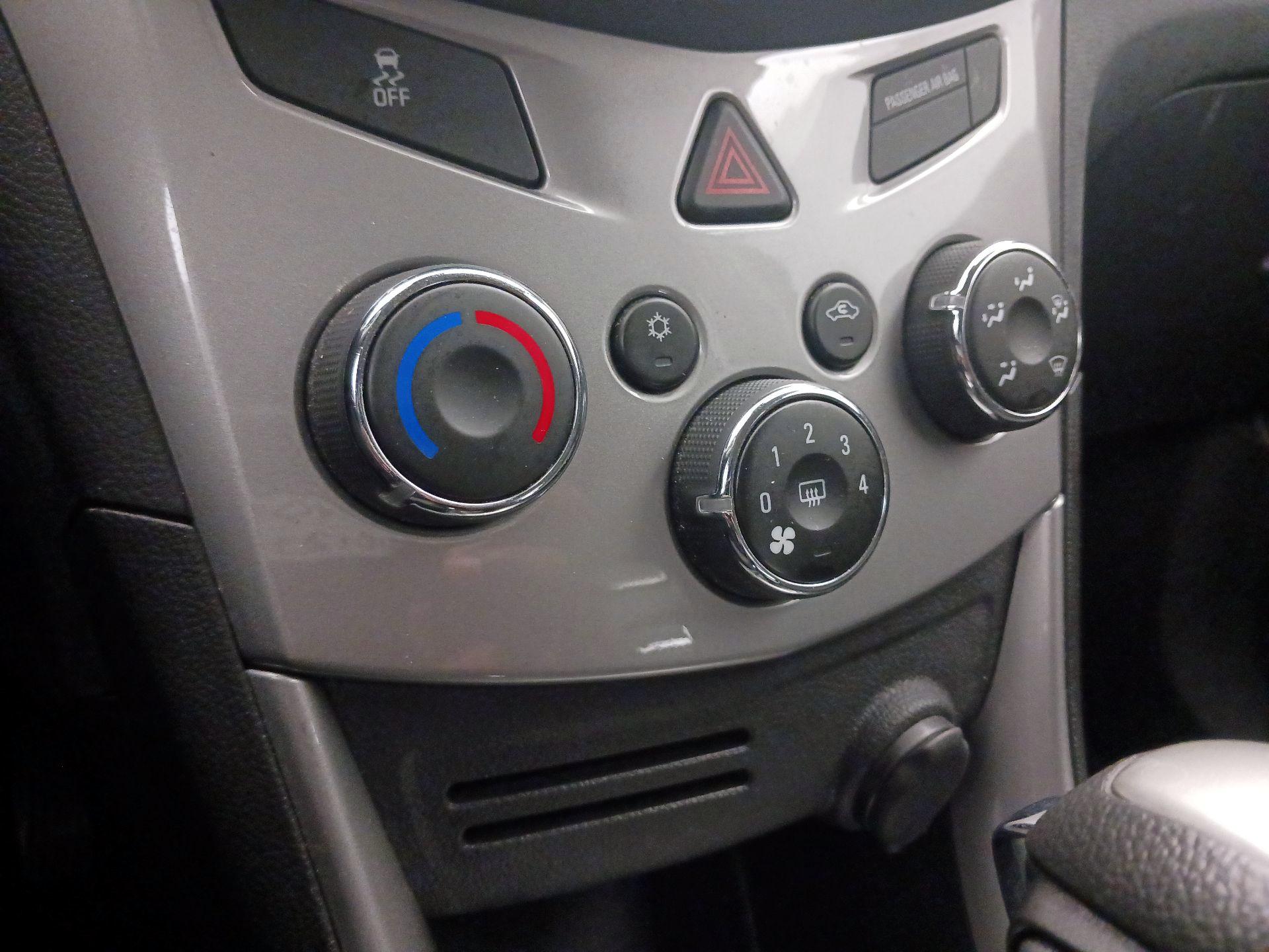 Thumbnail: 2015 Chevrolet Trax - 16