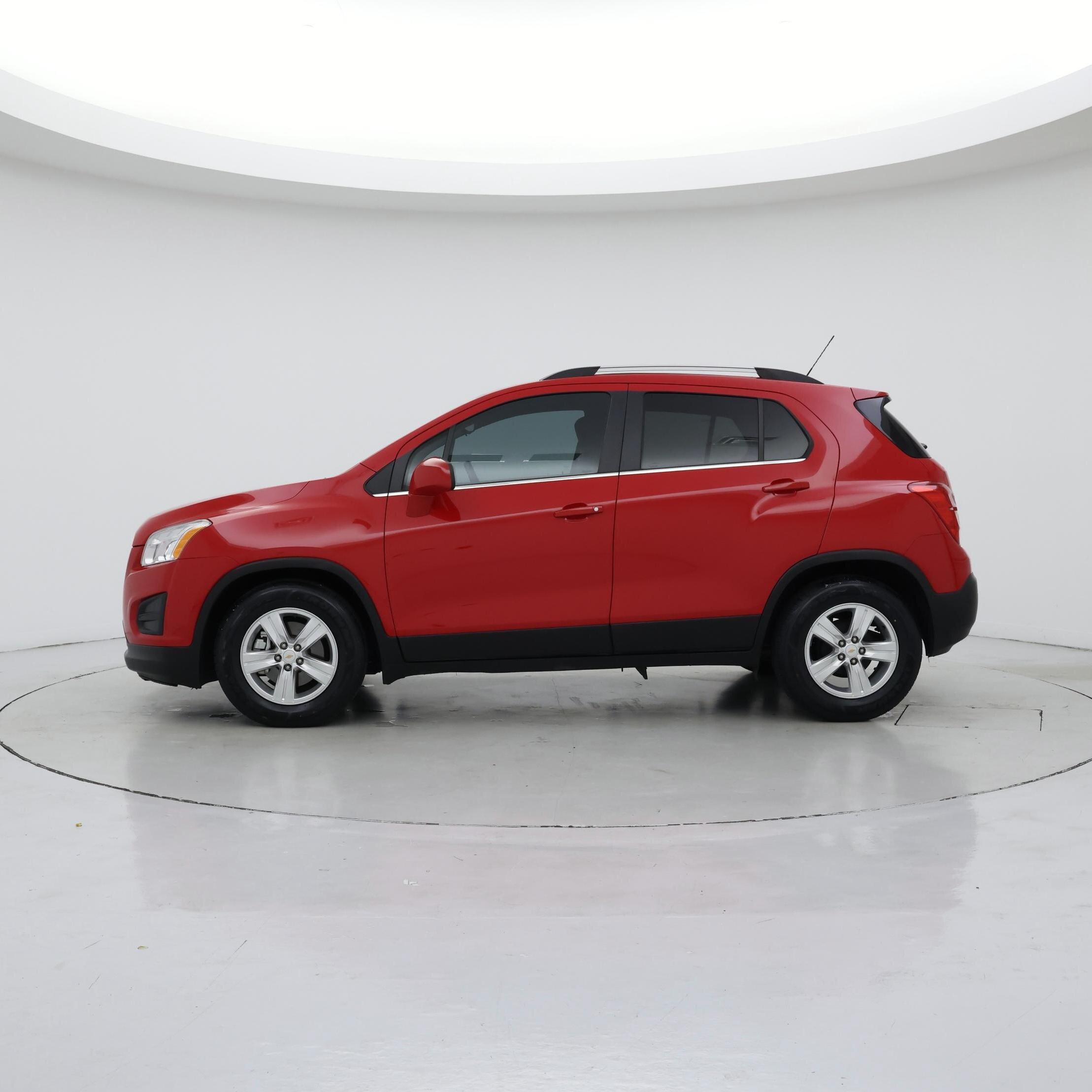 Thumbnail: 2015 Chevrolet Trax - 3