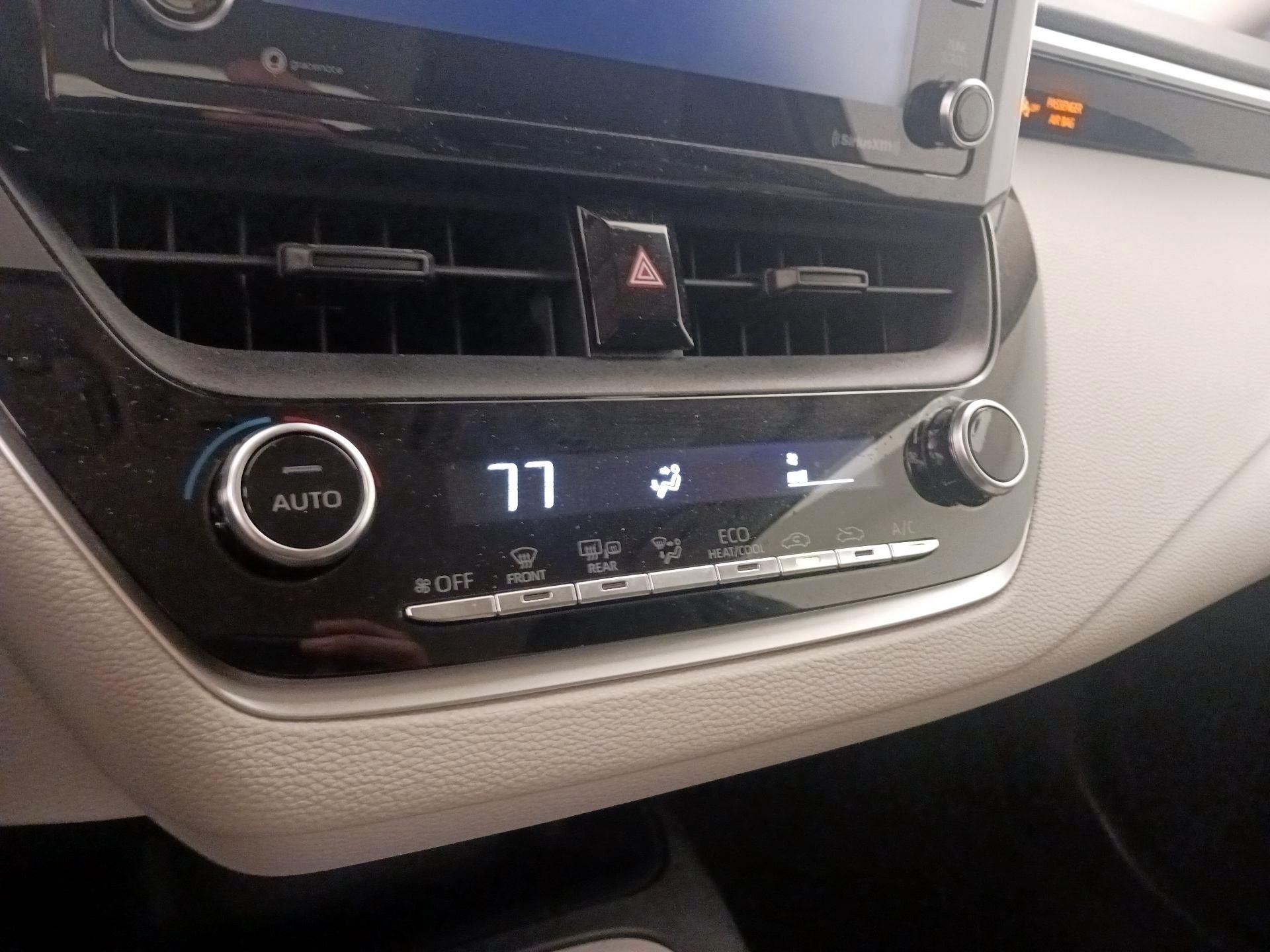 Thumbnail: 2021 Toyota Corolla - 16