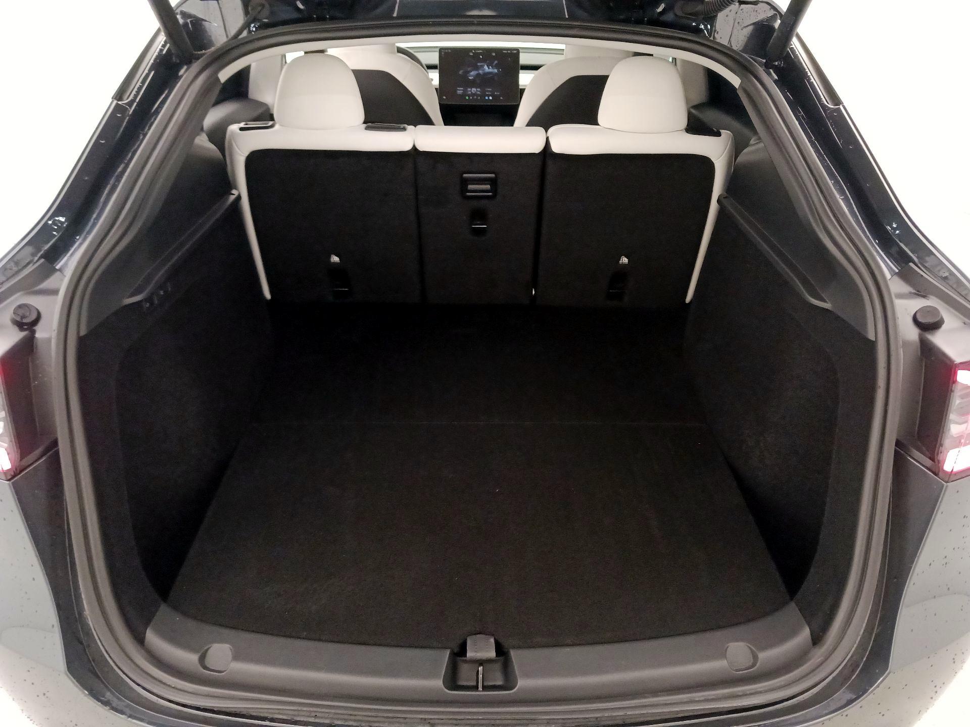 Thumbnail: 2025 Tesla Model Y - 19