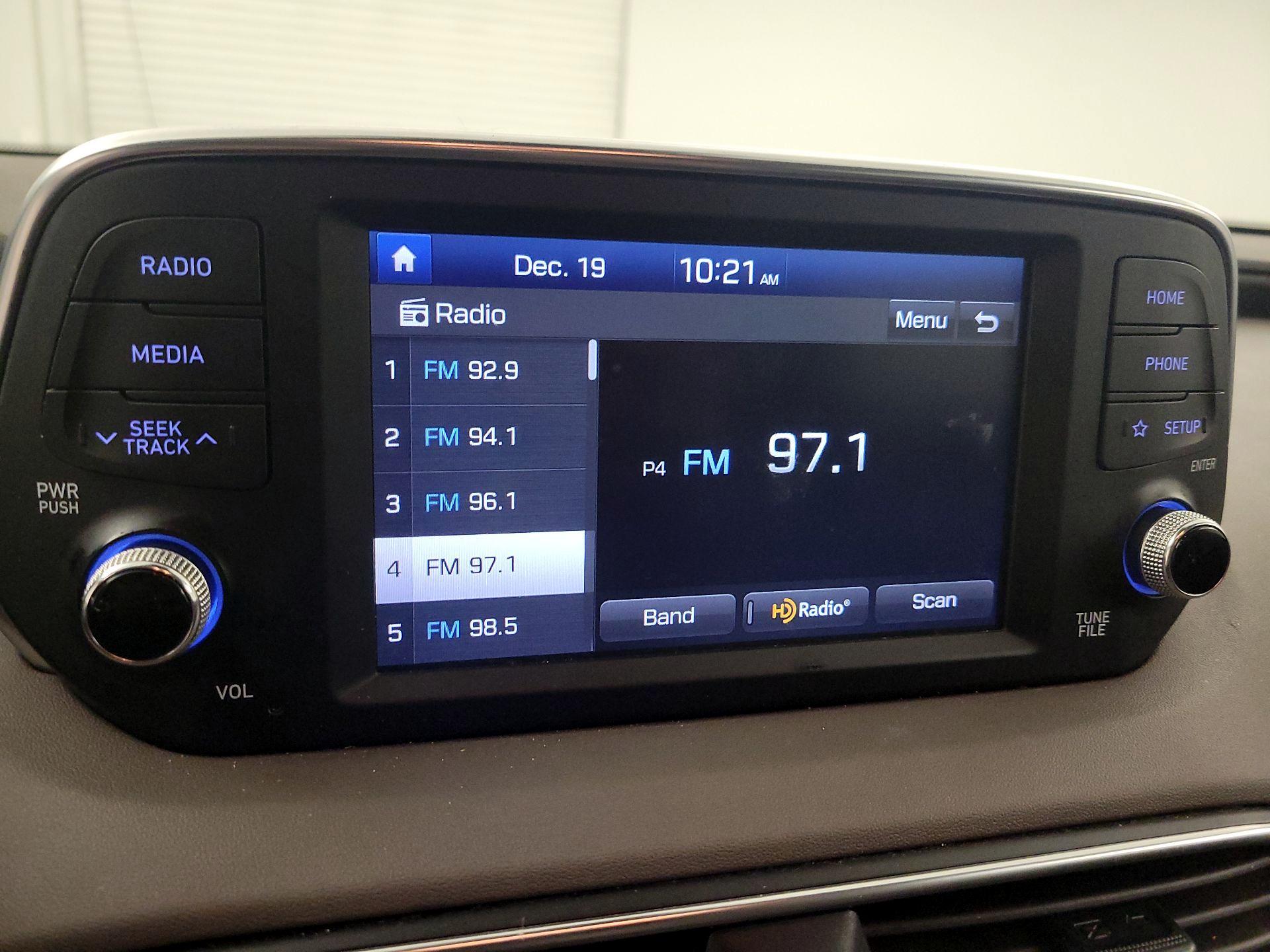 Thumbnail: 2019 Hyundai Santa Fe - 15