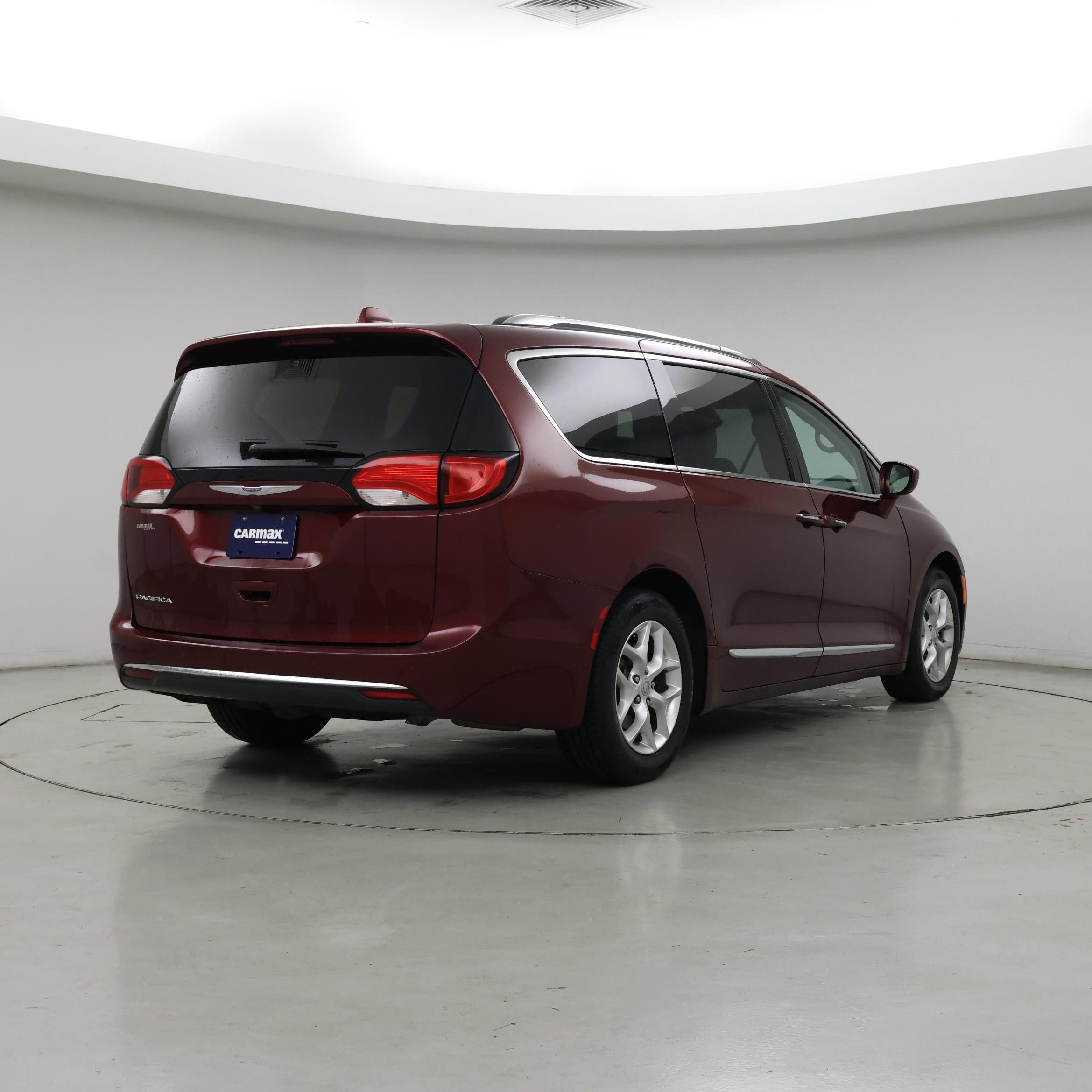 Thumbnail: 2018 Chrysler Pacifica - 8