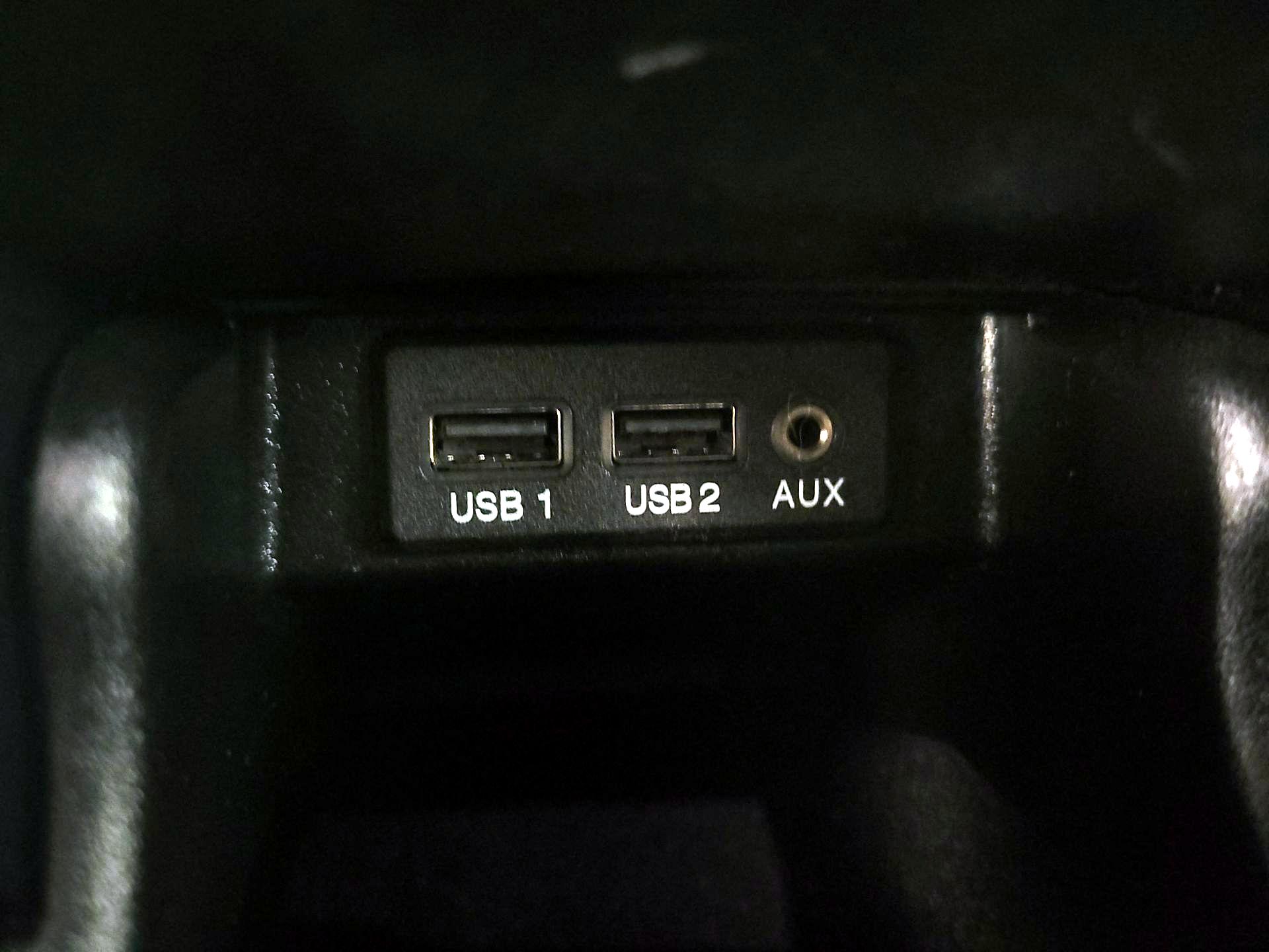 Thumbnail: 2017 Nissan Maxima - 19