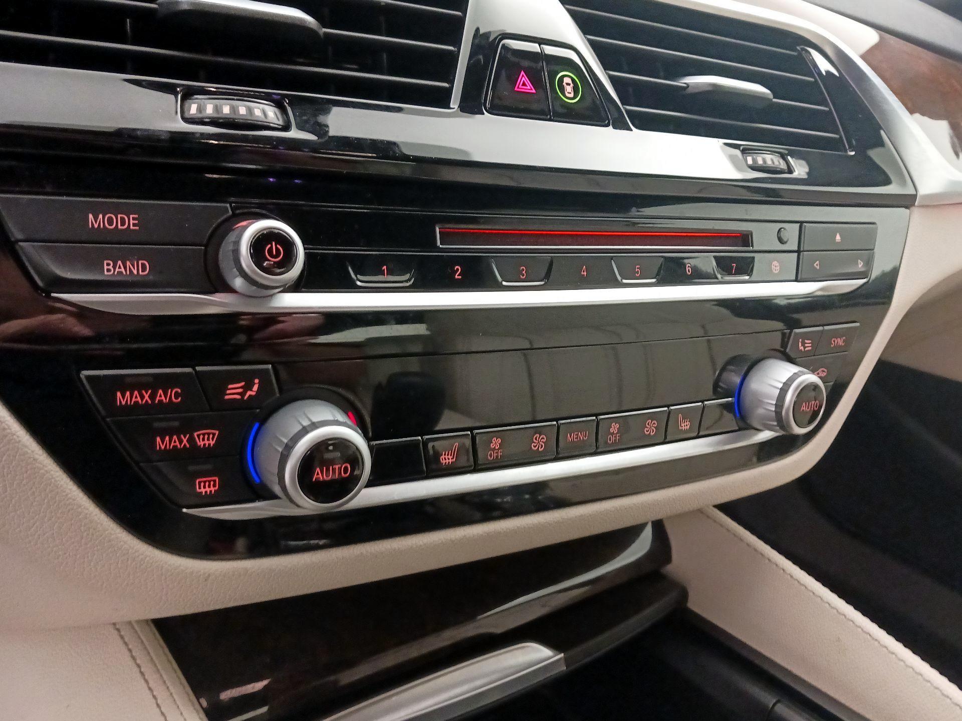 Thumbnail: 2018 BMW 5 Series - 17