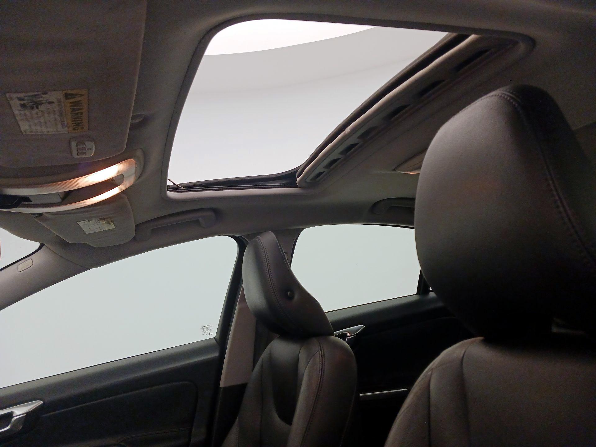 Thumbnail: 2015 Volvo S60 - 19