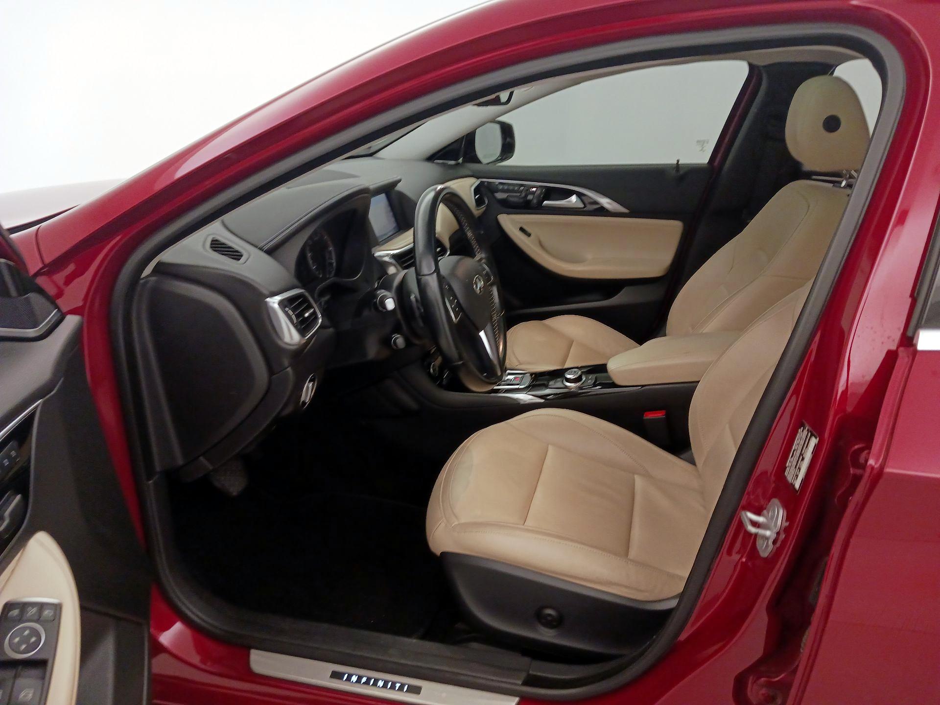 Thumbnail: 2017 INFINITI QX30 - 11