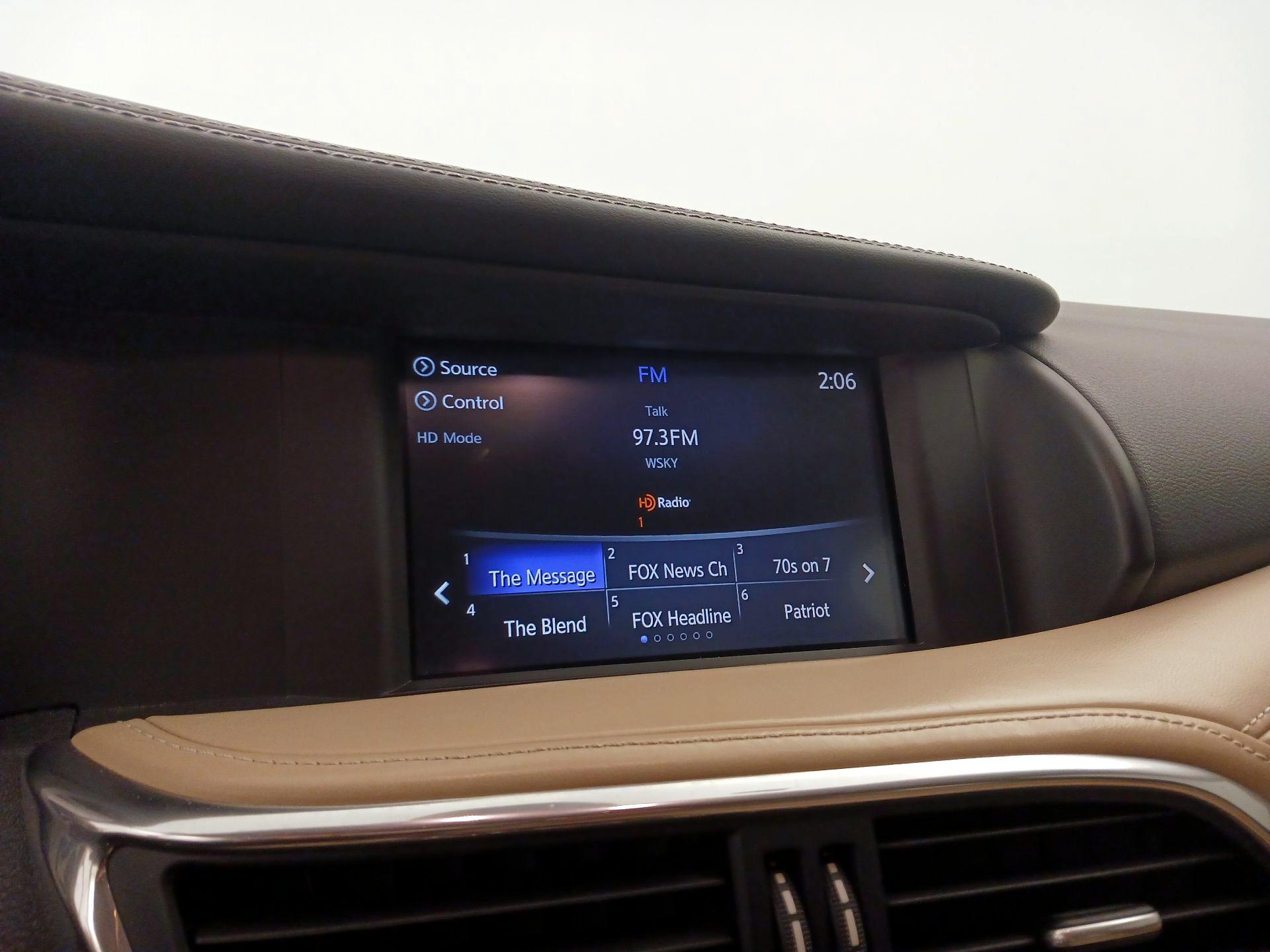 Thumbnail: 2017 INFINITI QX30 - 16