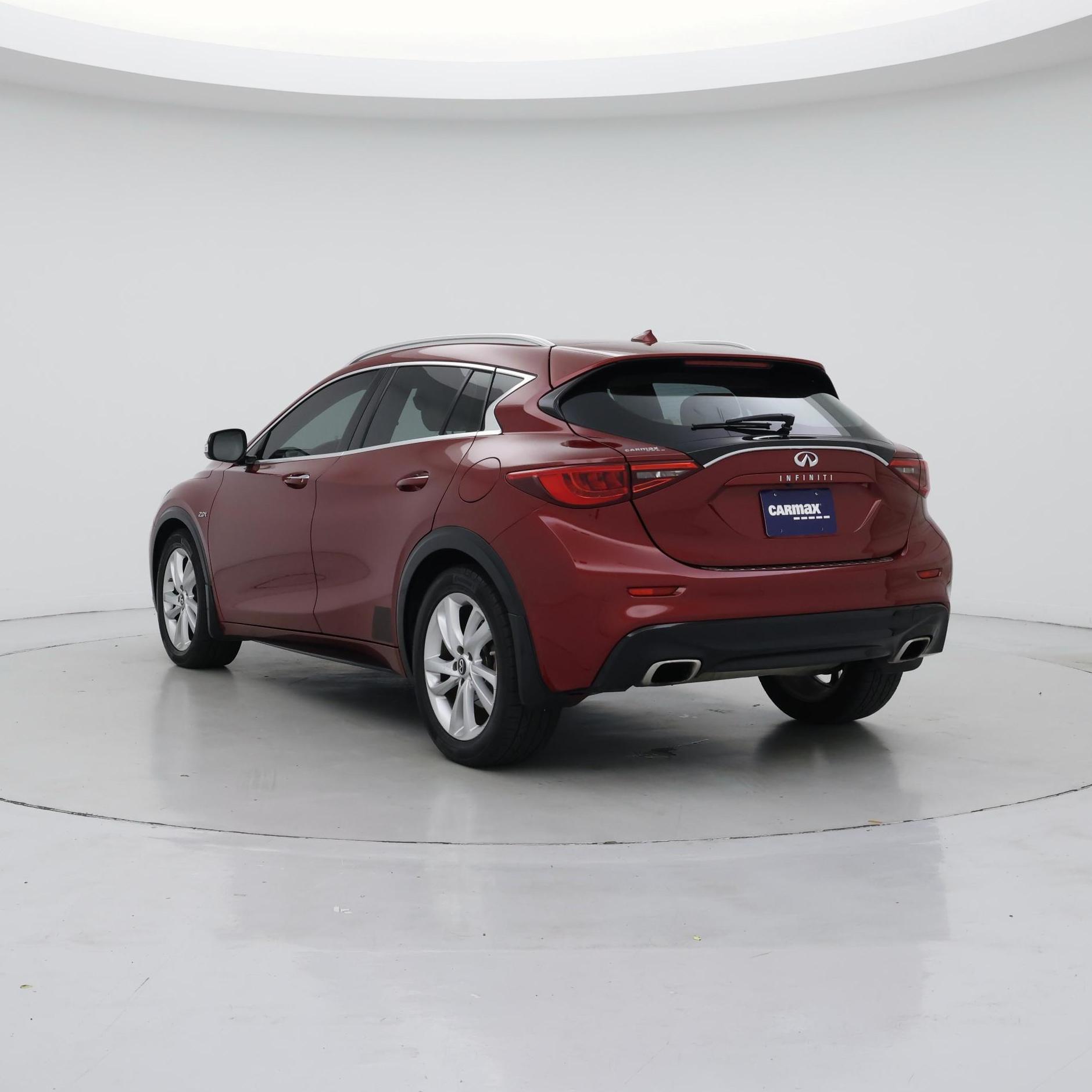 Thumbnail: 2017 INFINITI QX30 - 2