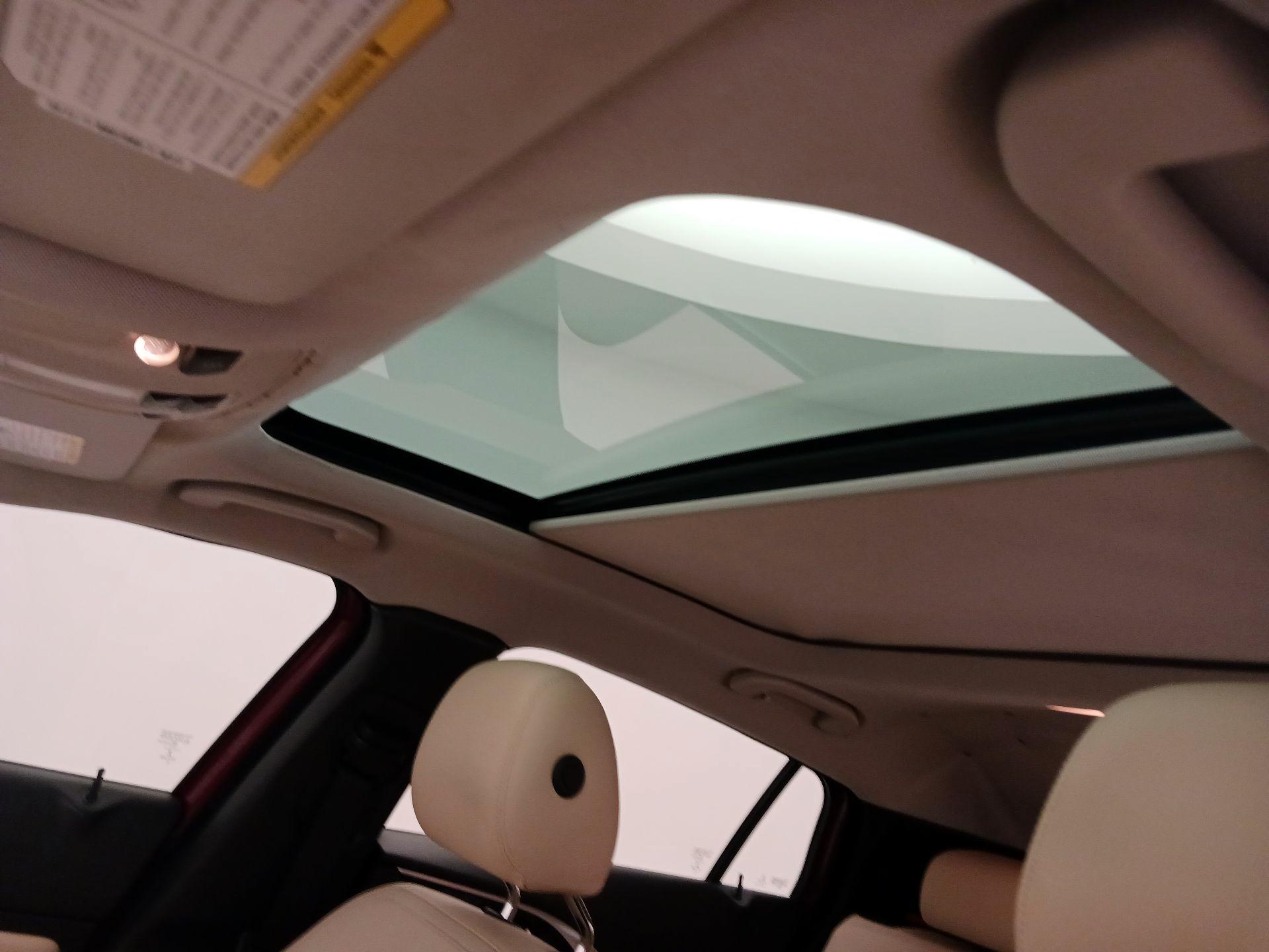 Thumbnail: 2017 INFINITI QX30 - 20