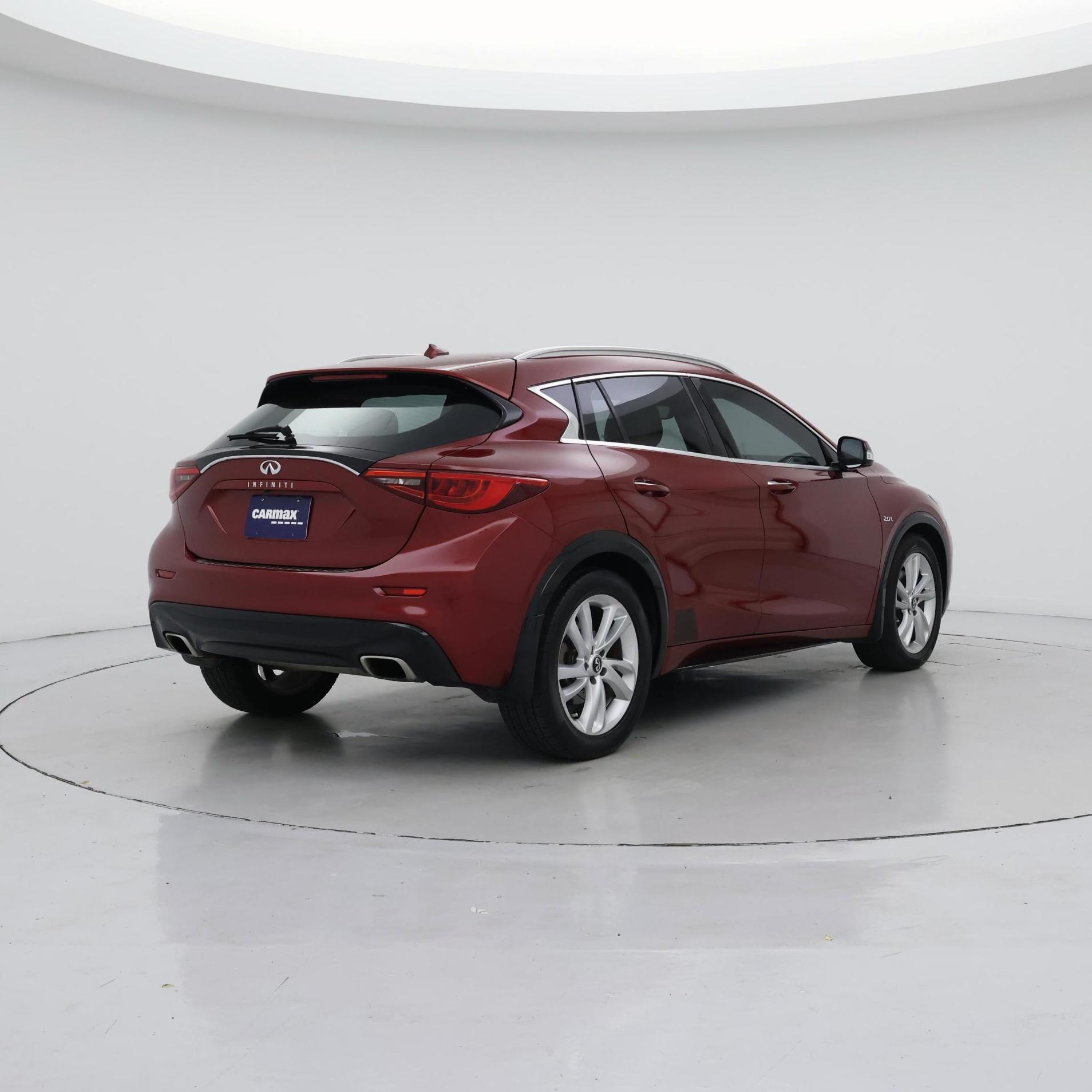 Thumbnail: 2017 INFINITI QX30 - 8