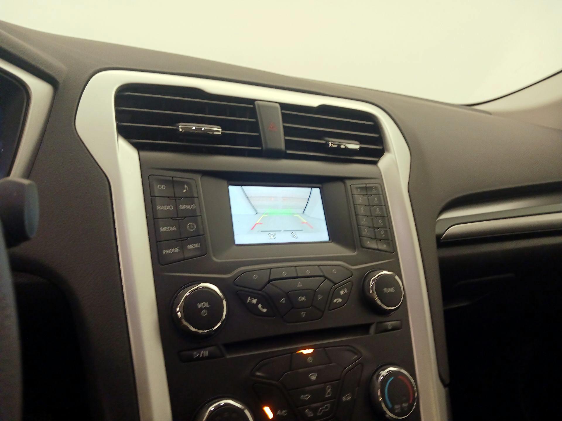 Thumbnail: 2016 Ford Fusion - 14