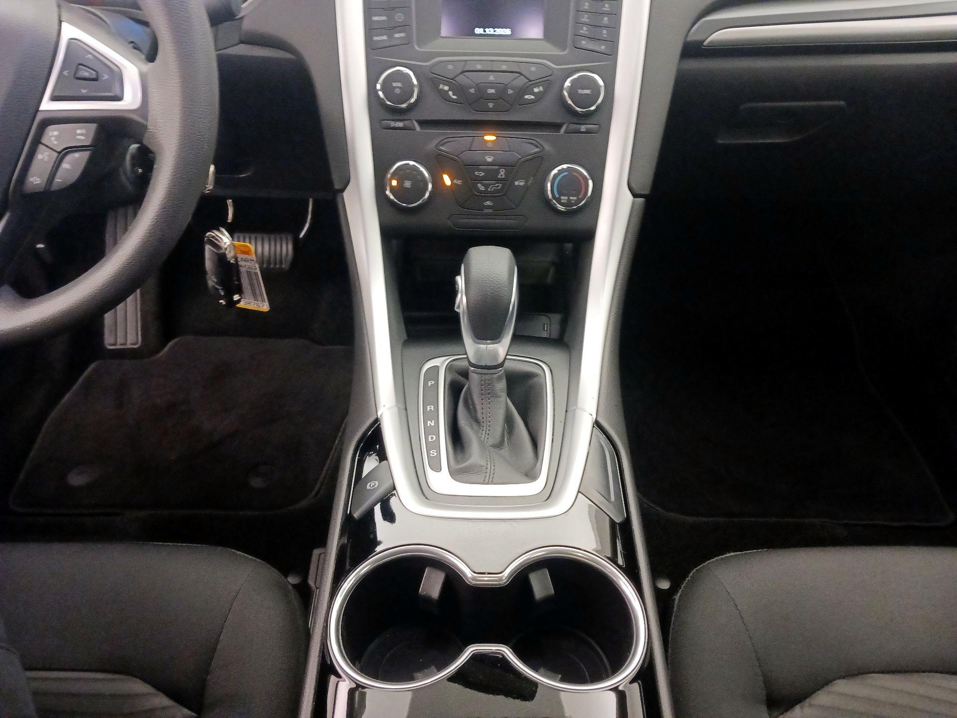 Thumbnail: 2016 Ford Fusion - 17