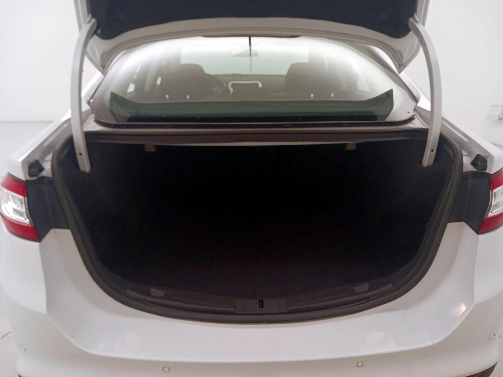 Thumbnail: 2016 Ford Fusion - 20