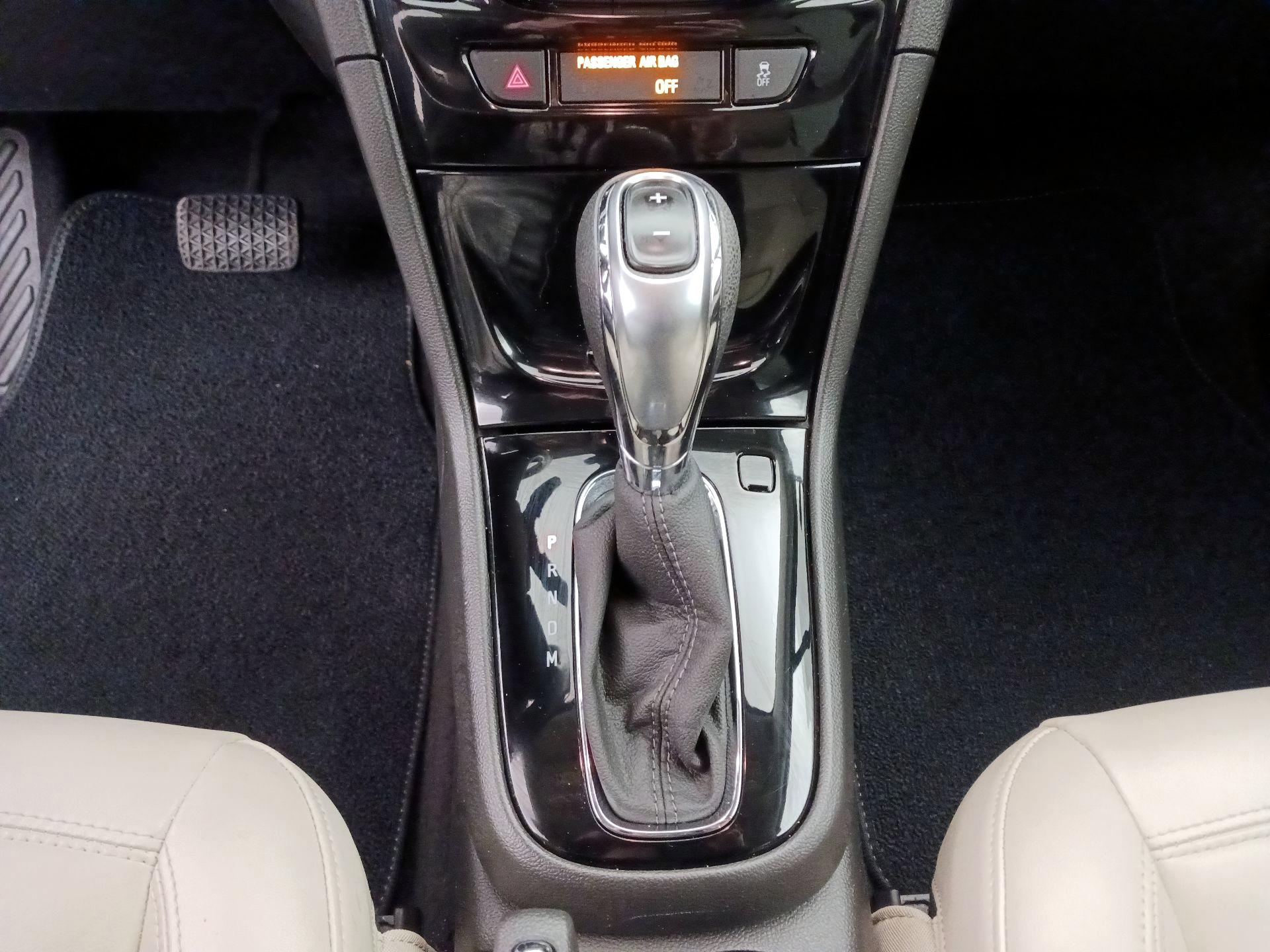 Thumbnail: 2019 Buick Encore - 18