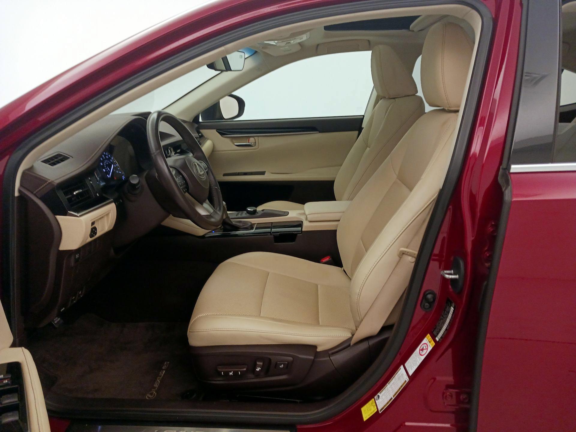 Thumbnail: 2017 Lexus ES - 11