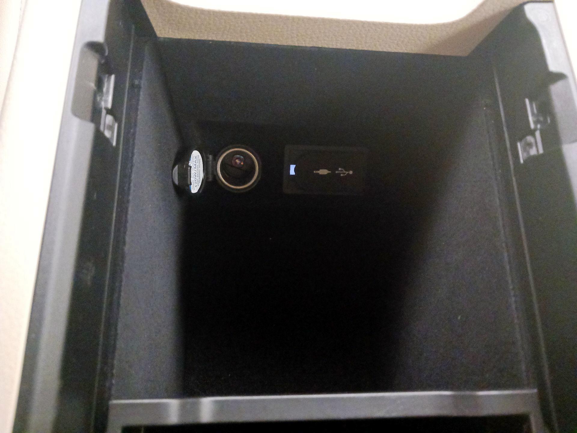 Thumbnail: 2017 Lexus ES - 18