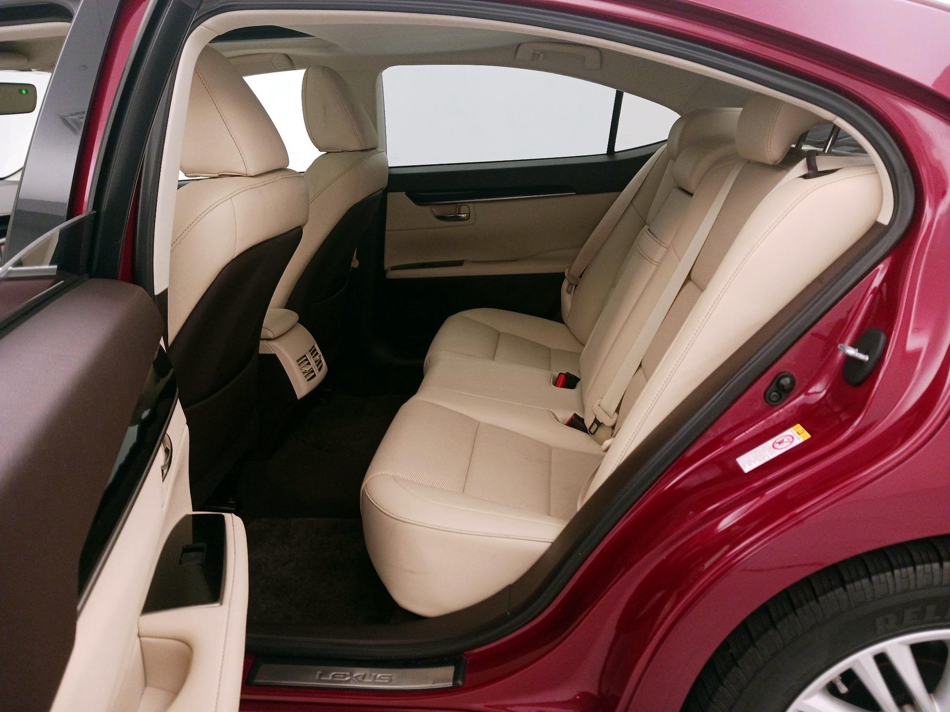 Thumbnail: 2017 Lexus ES - 20