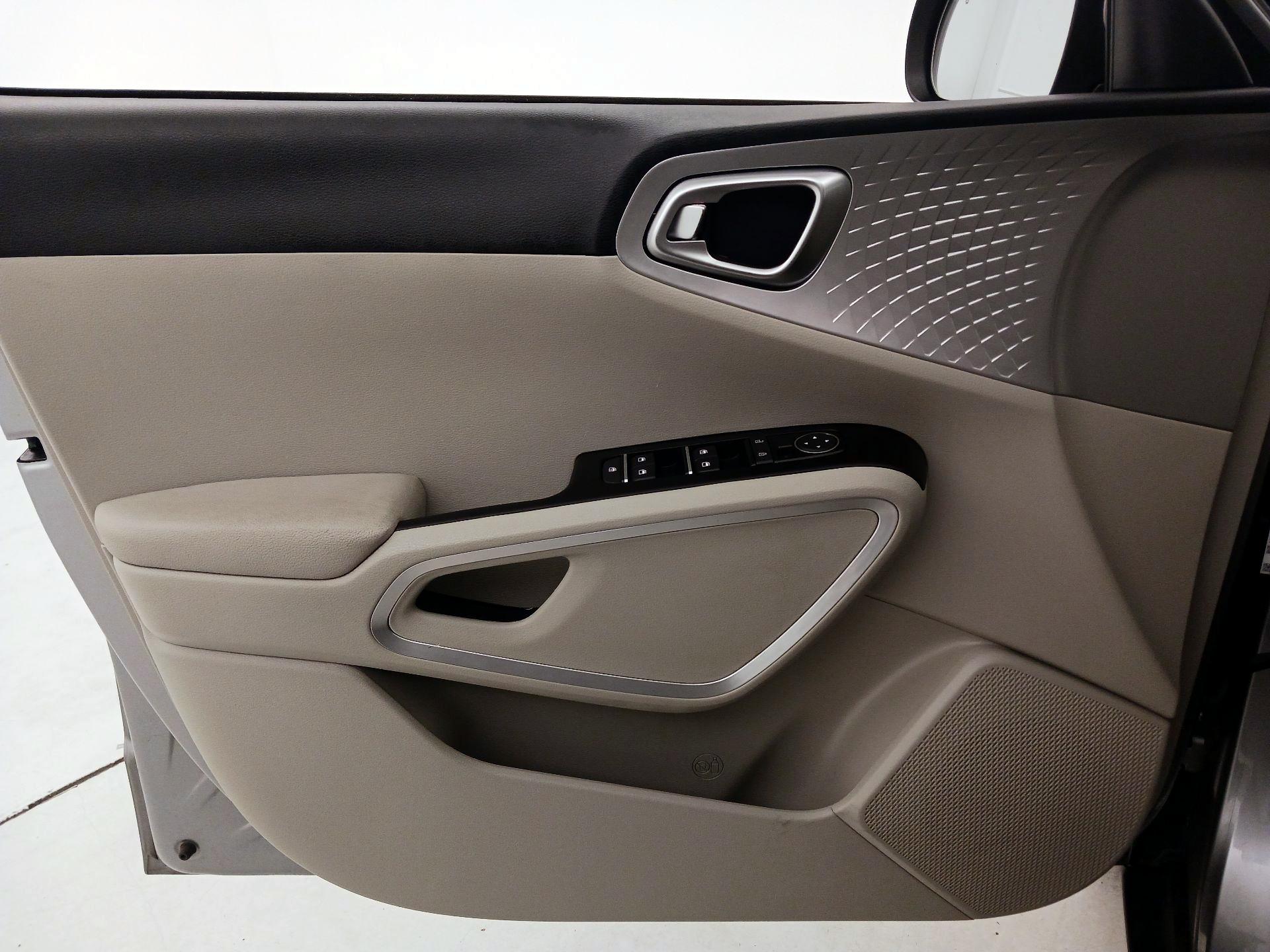 Thumbnail: 2022 Kia Soul - 12