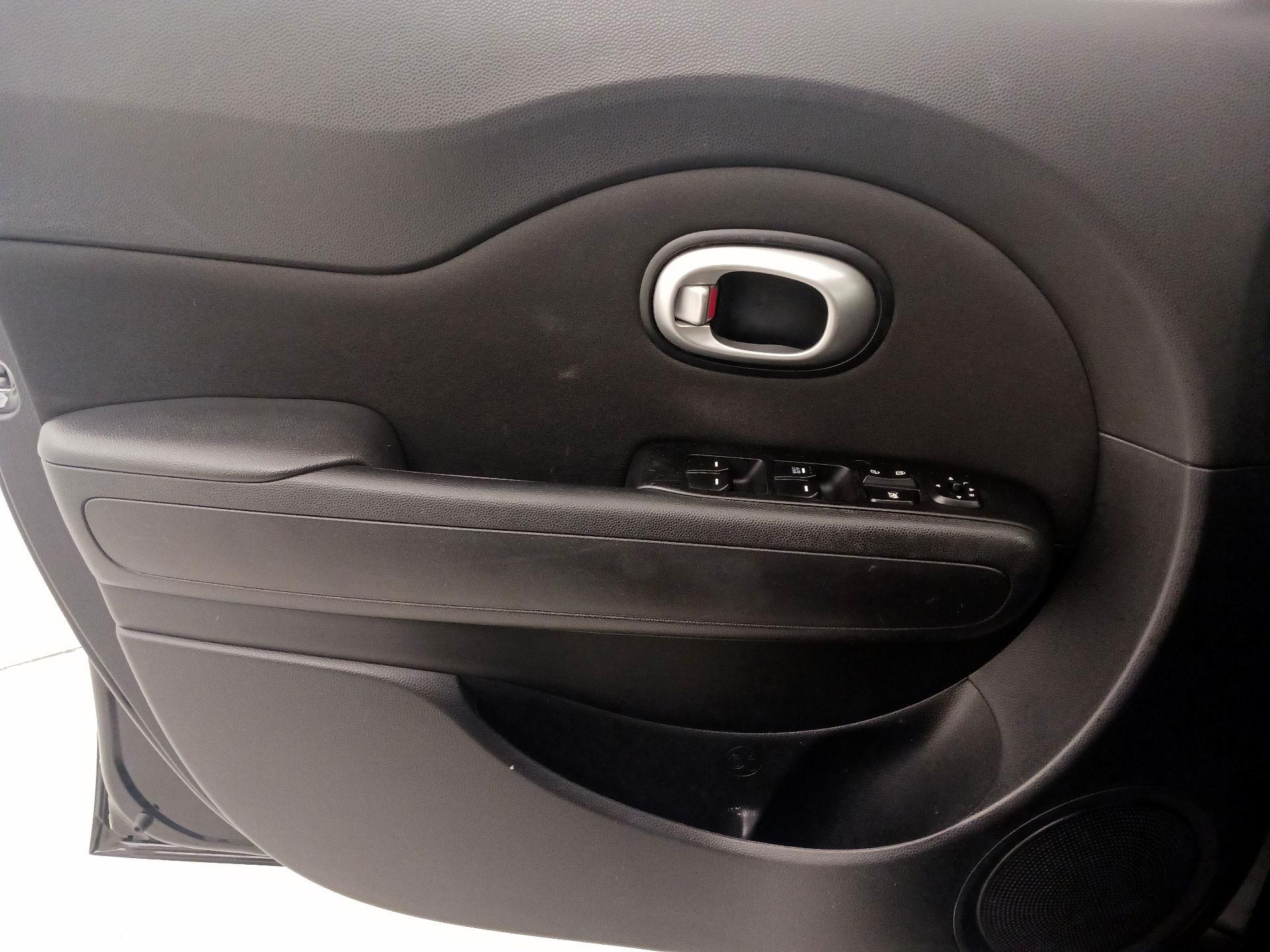 Thumbnail: 2016 Kia Soul - 12