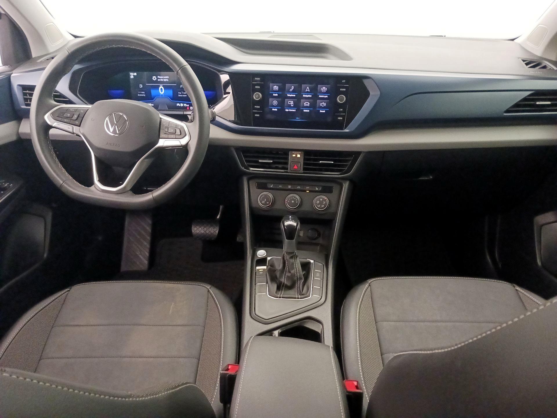 Thumbnail: 2022 Volkswagen Taos - 9