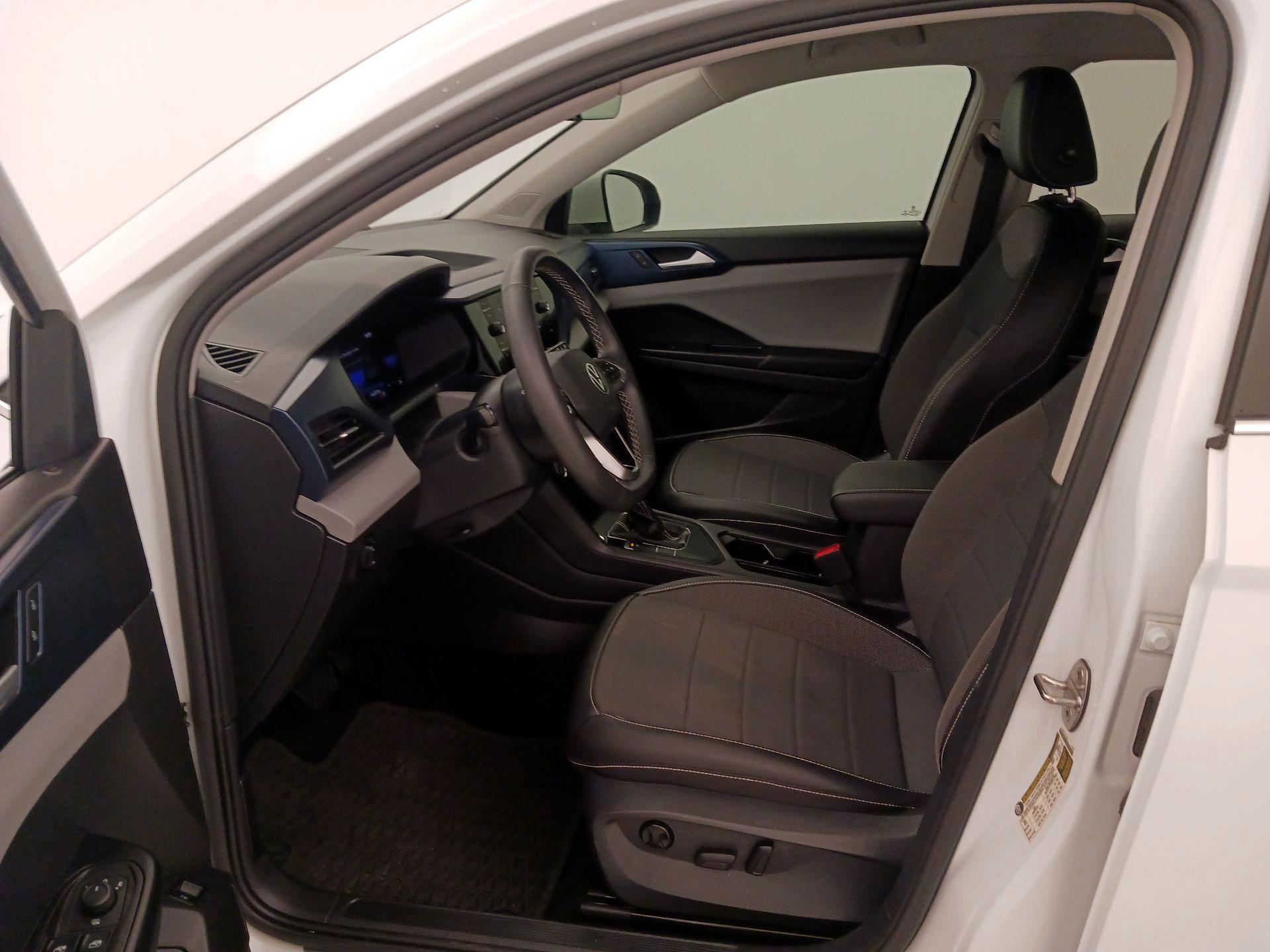 Thumbnail: 2022 Volkswagen Taos - 11