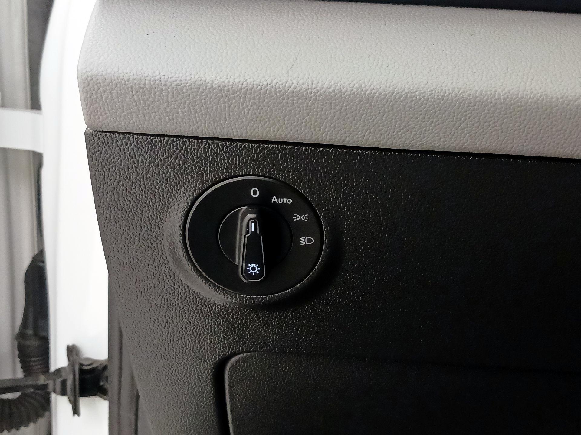 Thumbnail: 2022 Volkswagen Taos - 13