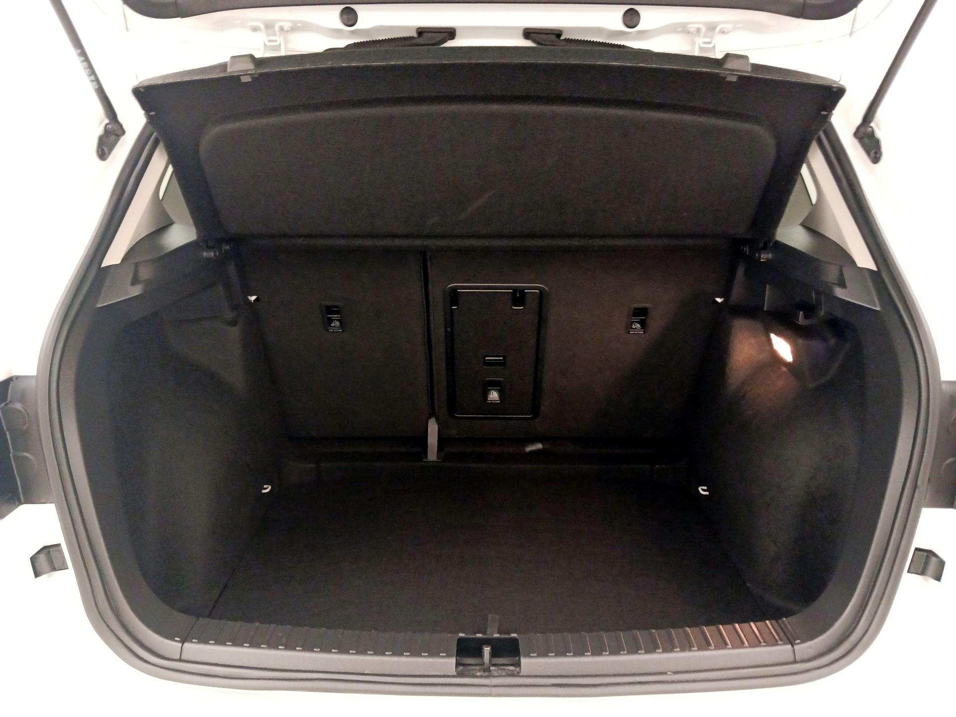 Thumbnail: 2022 Volkswagen Taos - 20