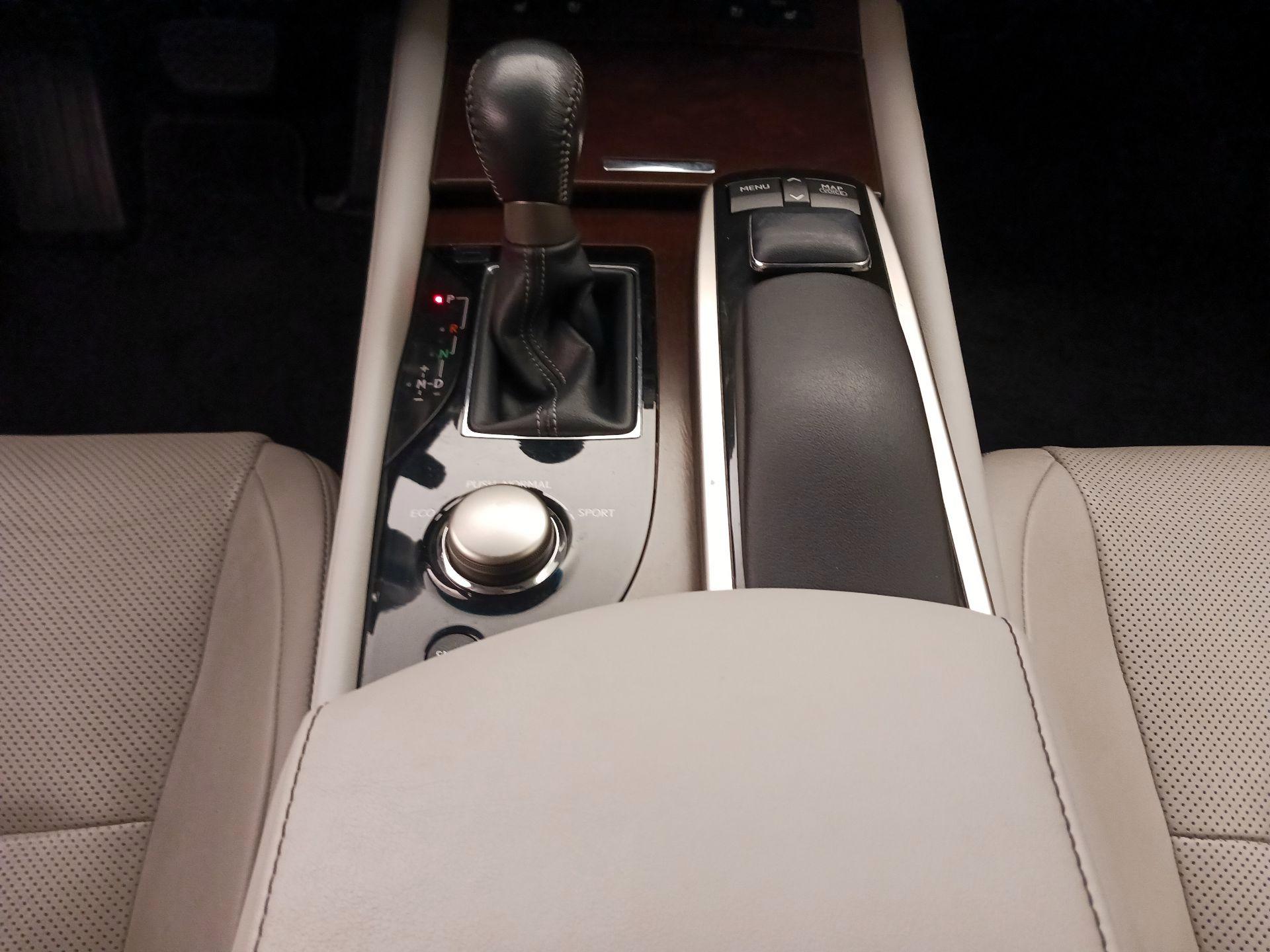 Thumbnail: 2014 Lexus GS - 18