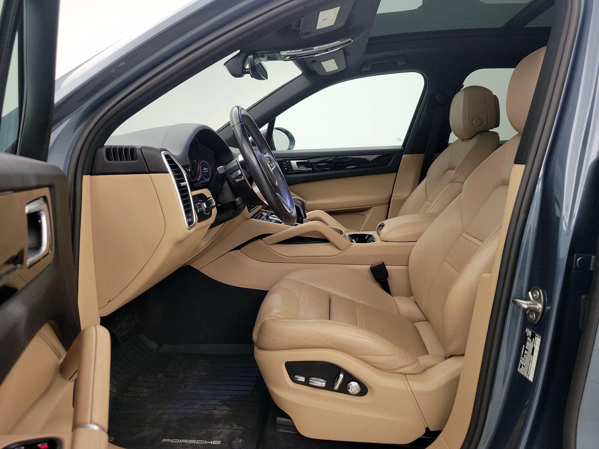 Thumbnail: 2019 Porsche Cayenne - 11