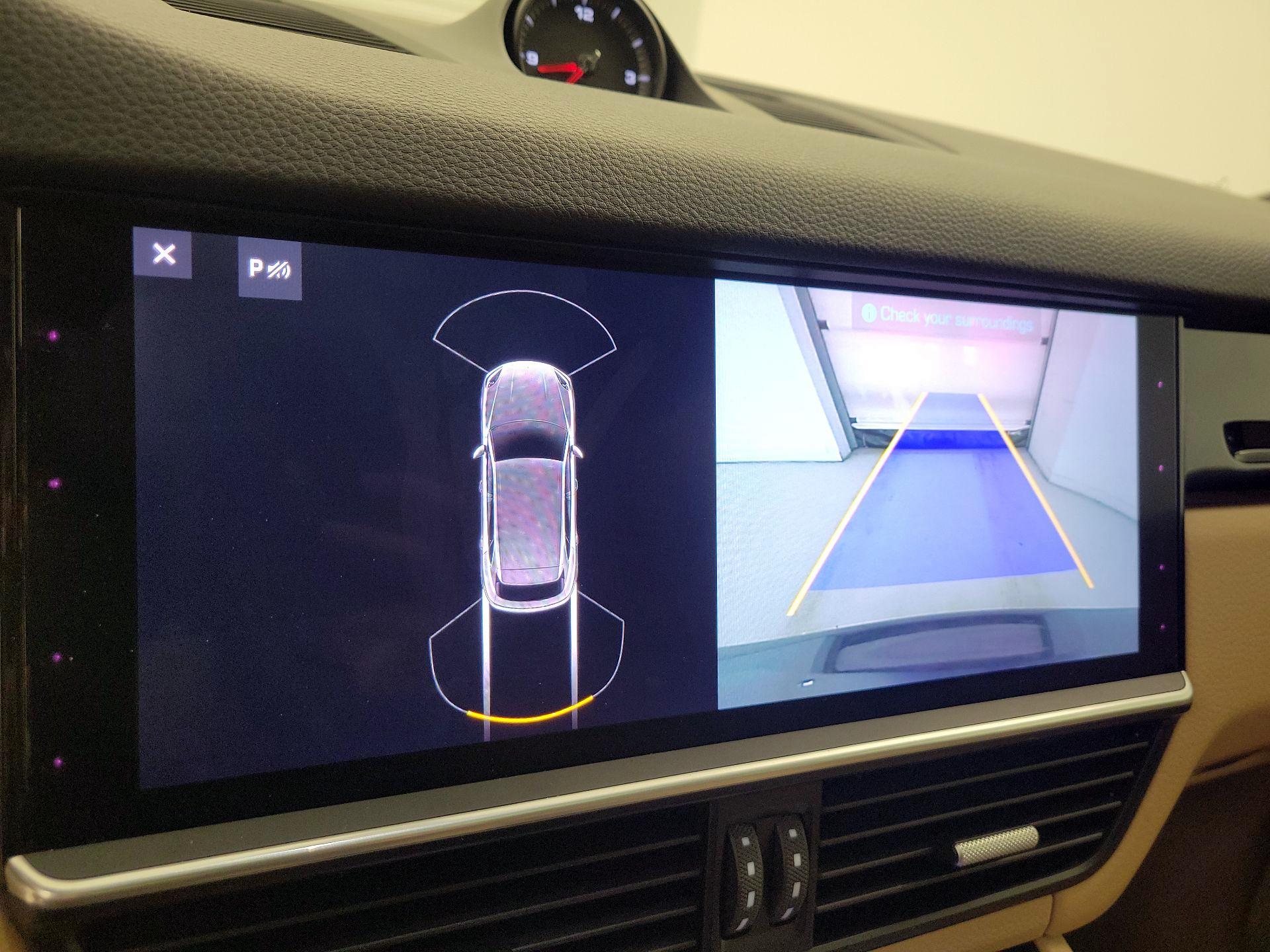 Thumbnail: 2019 Porsche Cayenne - 15