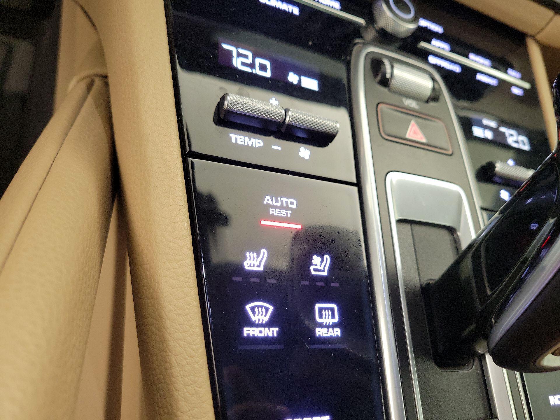 Thumbnail: 2019 Porsche Cayenne - 17