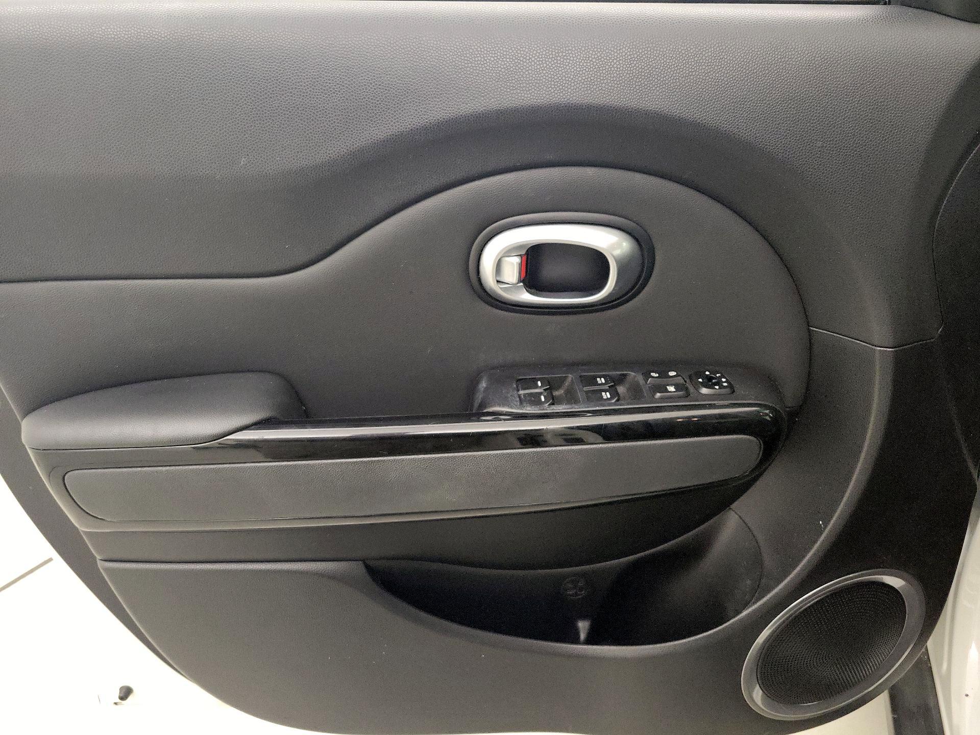 Thumbnail: 2016 Kia Soul - 12